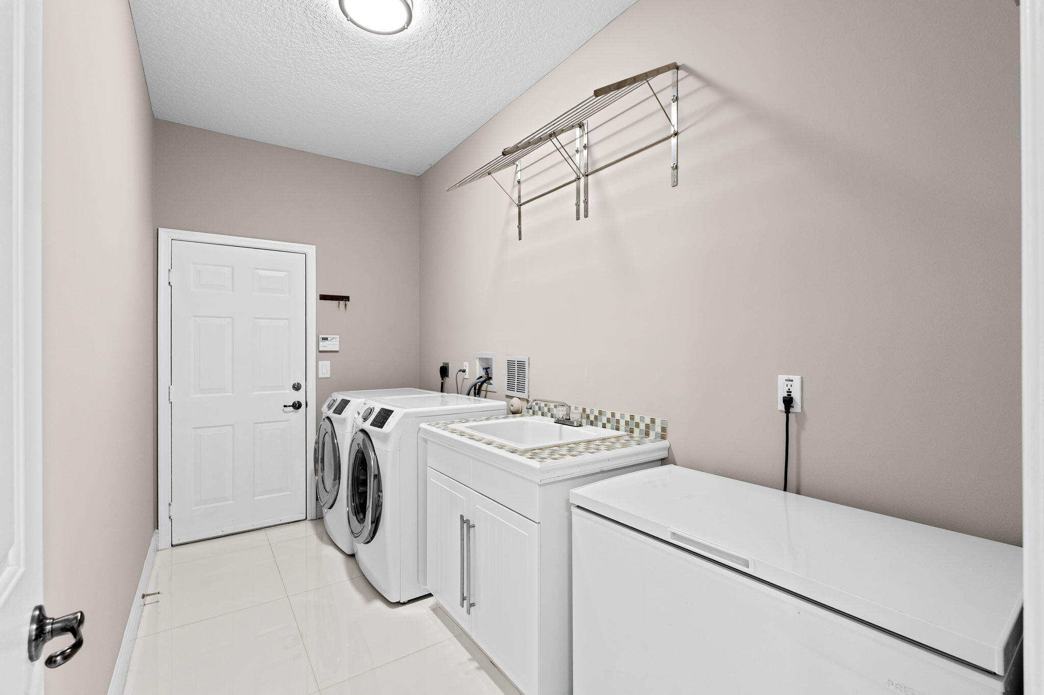 9919 Royal Cardigan, West Palm Beach FL 33411