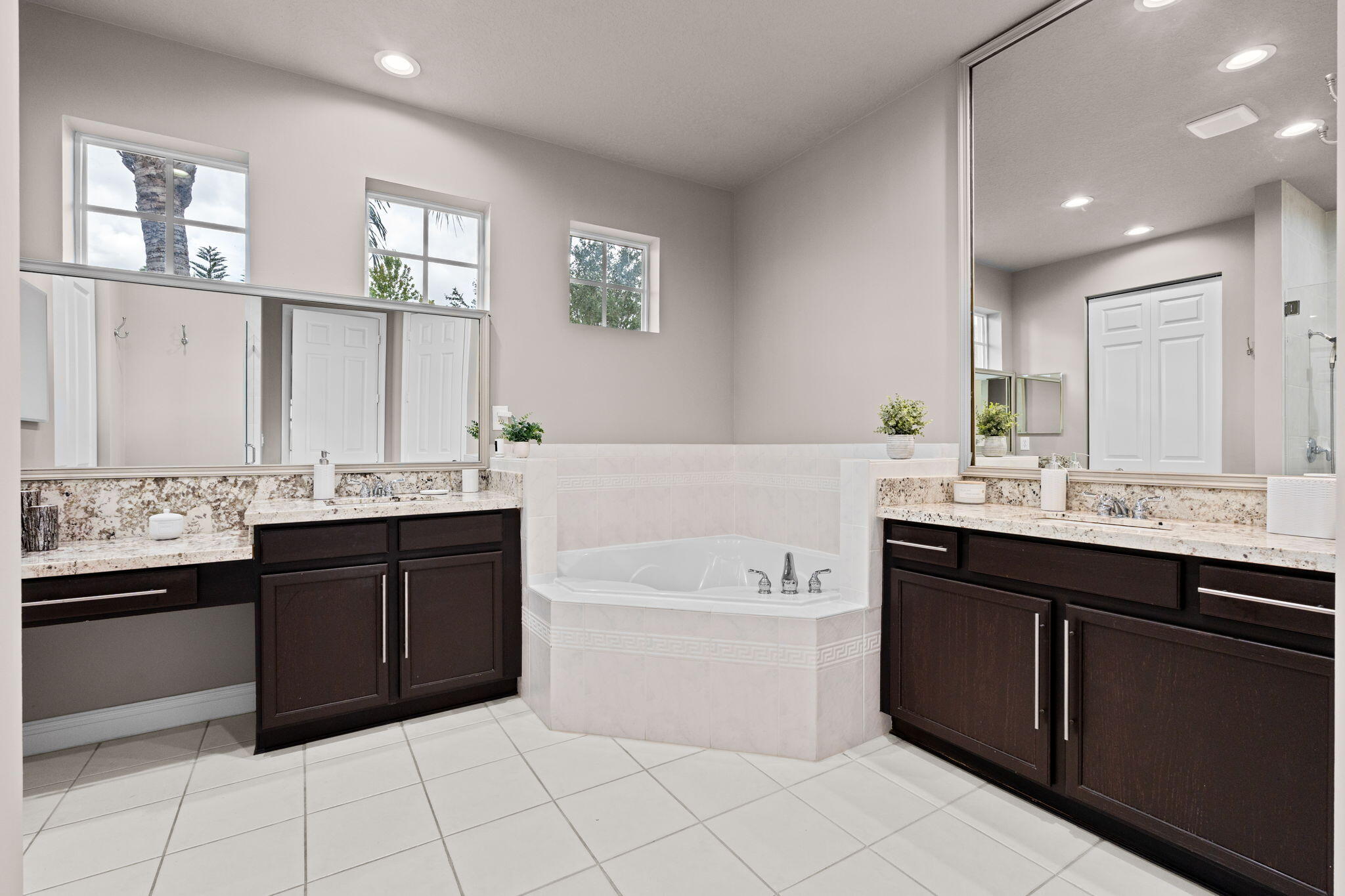 9919 Royal Cardigan, West Palm Beach FL 33411