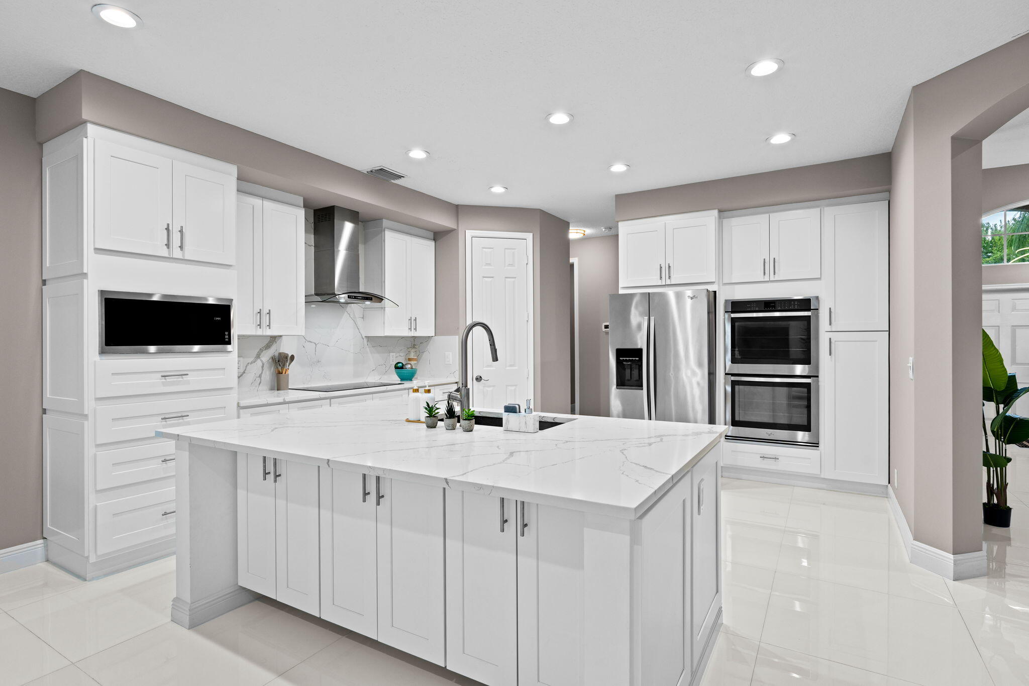 9919 Royal Cardigan, West Palm Beach FL 33411