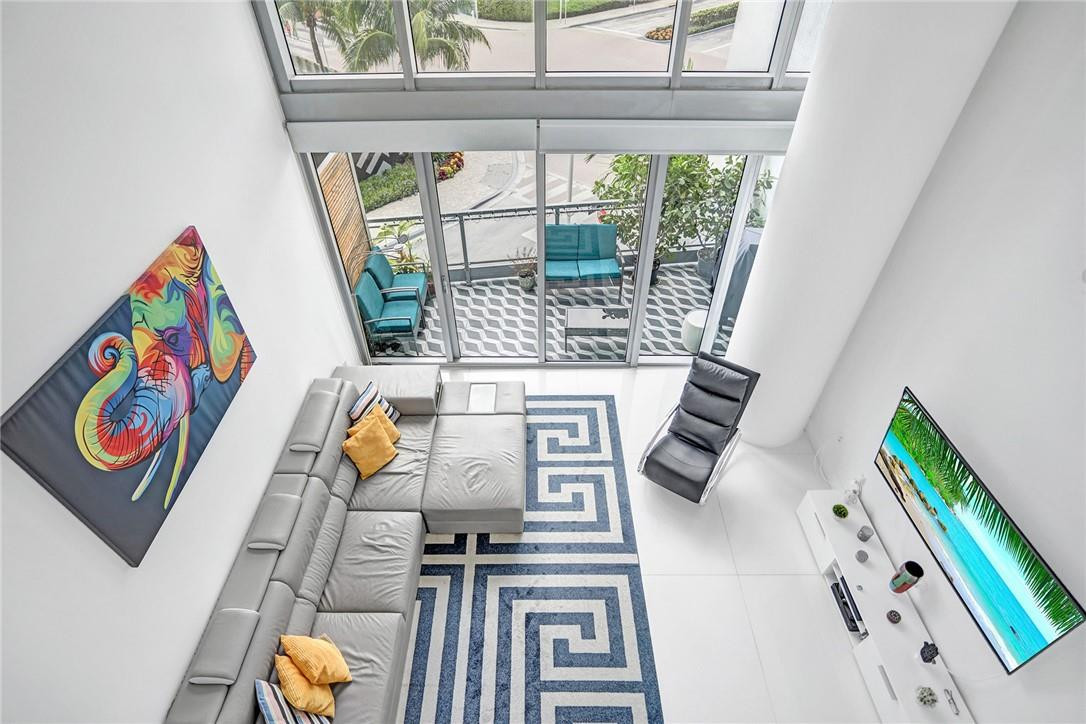 90 SW 3RD #TH300B, Miami FL 33130