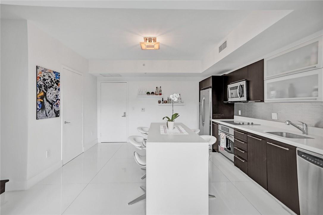 90 SW 3RD #TH300B, Miami FL 33130
