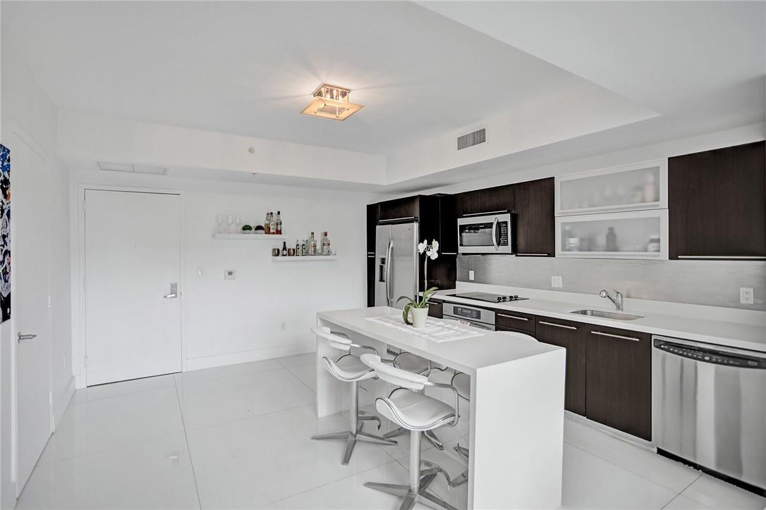 90 SW 3RD #TH300B, Miami FL 33130