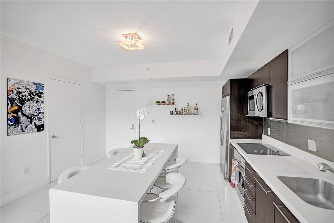 90 SW 3RD #TH300B, Miami FL 33130