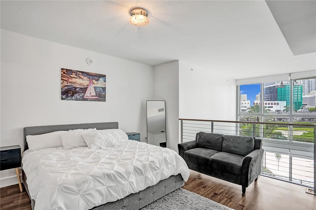 90 SW 3RD #TH300B, Miami FL 33130