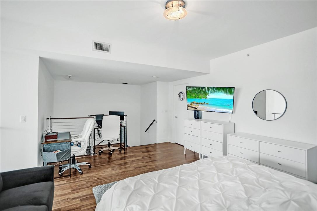 90 SW 3RD #TH300B, Miami FL 33130