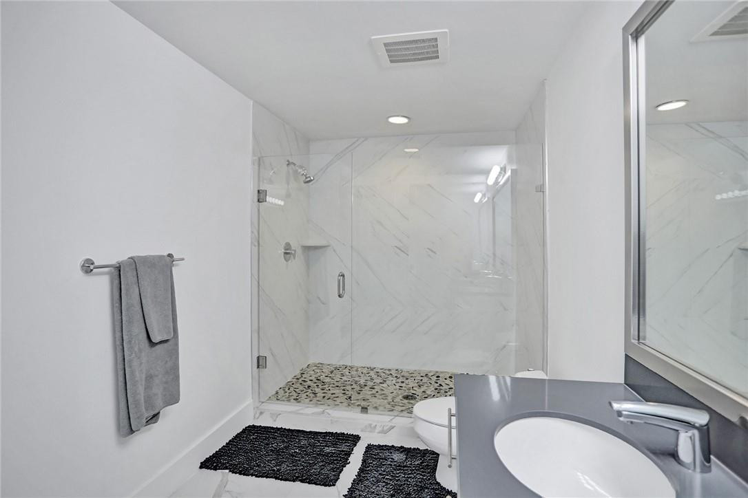 90 SW 3RD #TH300B, Miami FL 33130