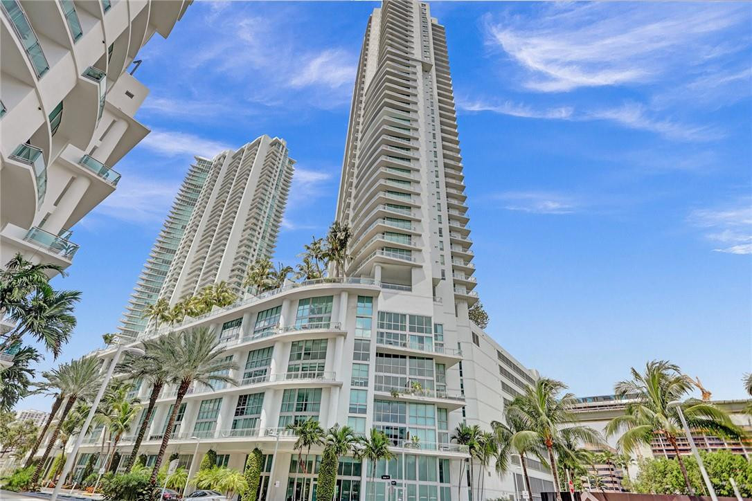 90 SW 3RD #TH300B, Miami FL 33130