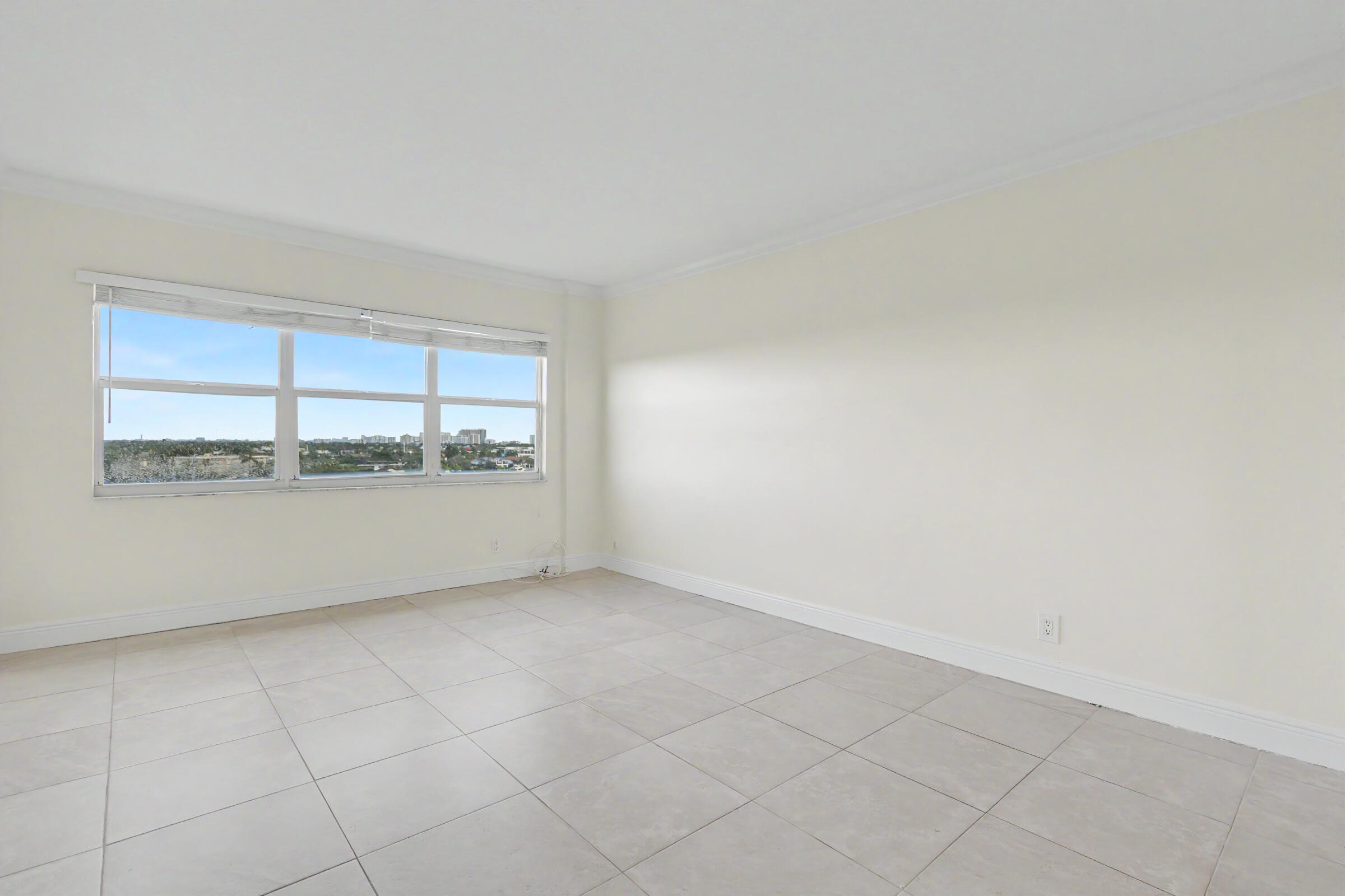 2555 NE 11TH #906, Fort Lauderdale FL 33304