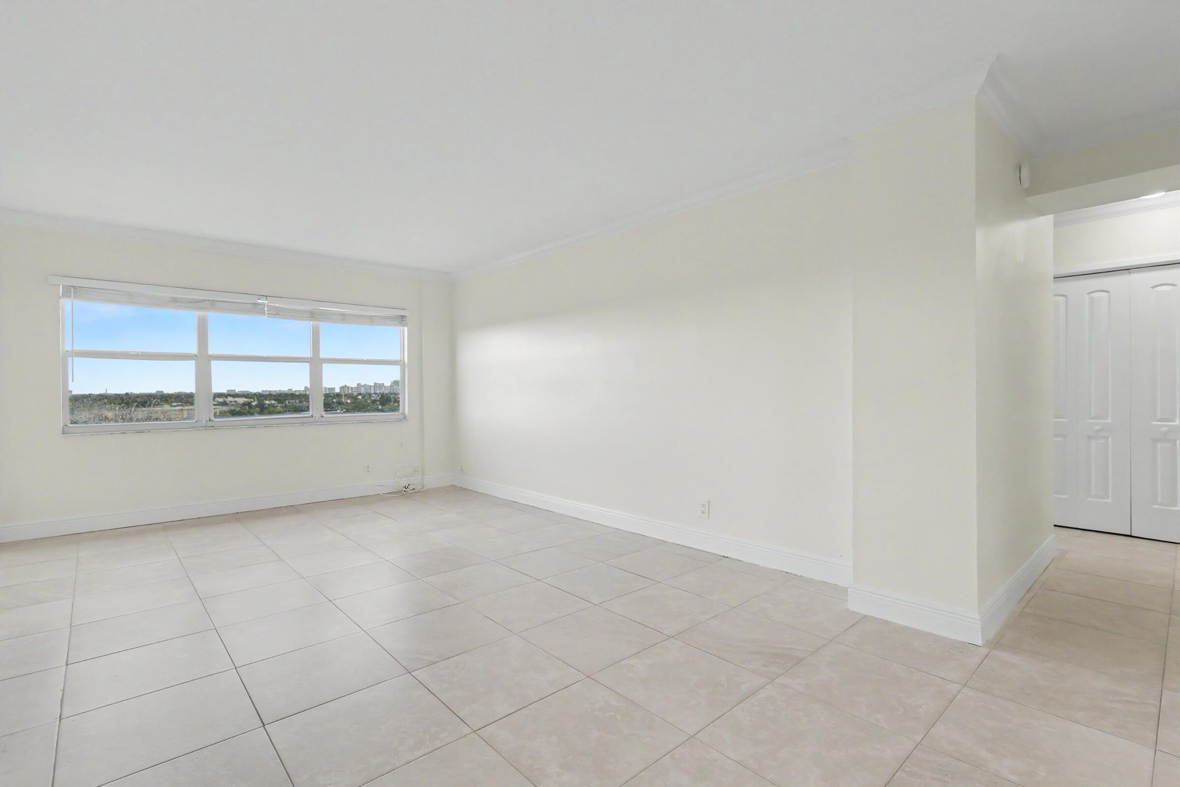 2555 NE 11TH #906, Fort Lauderdale FL 33304