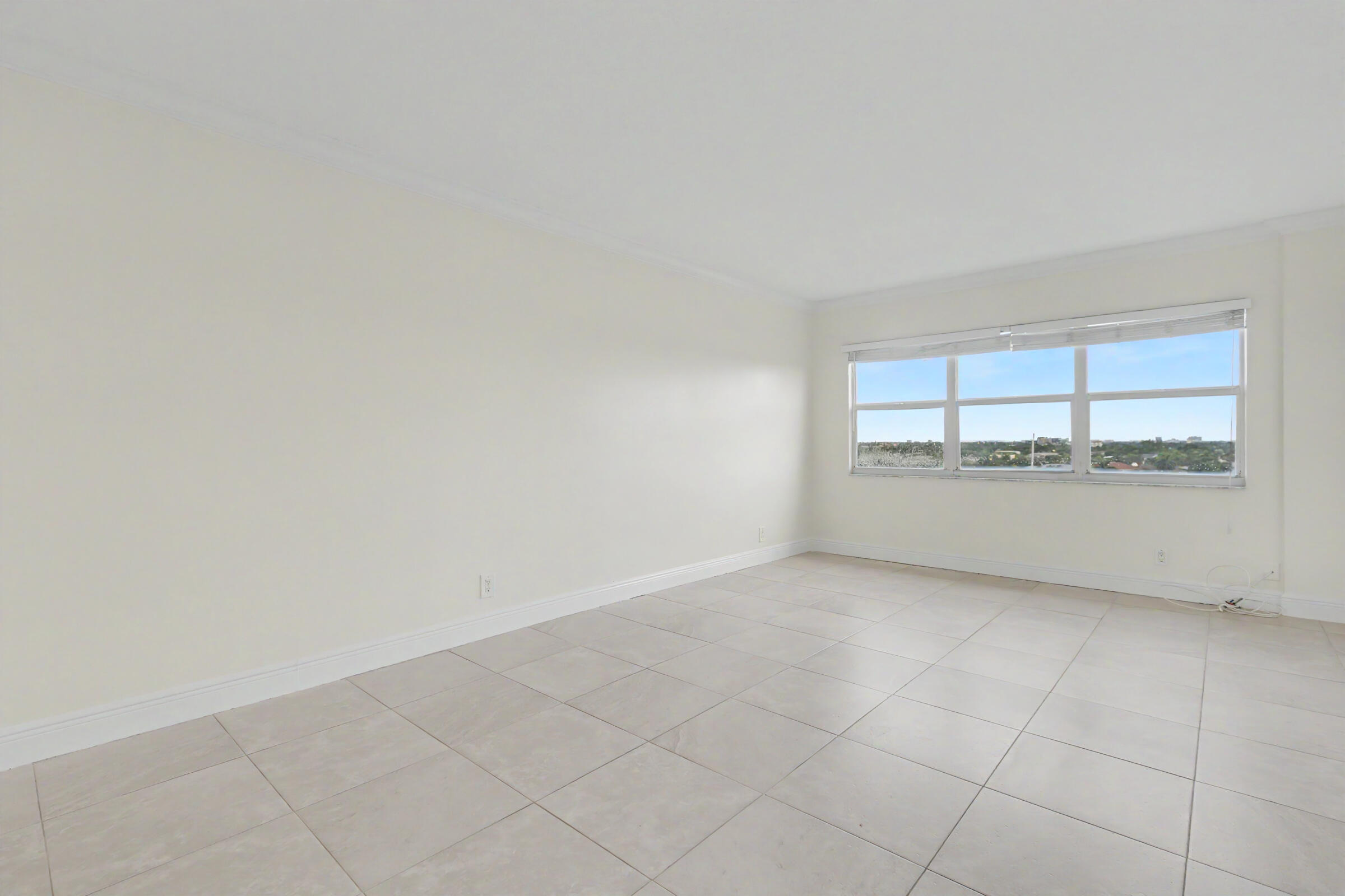 2555 NE 11TH #906, Fort Lauderdale FL 33304
