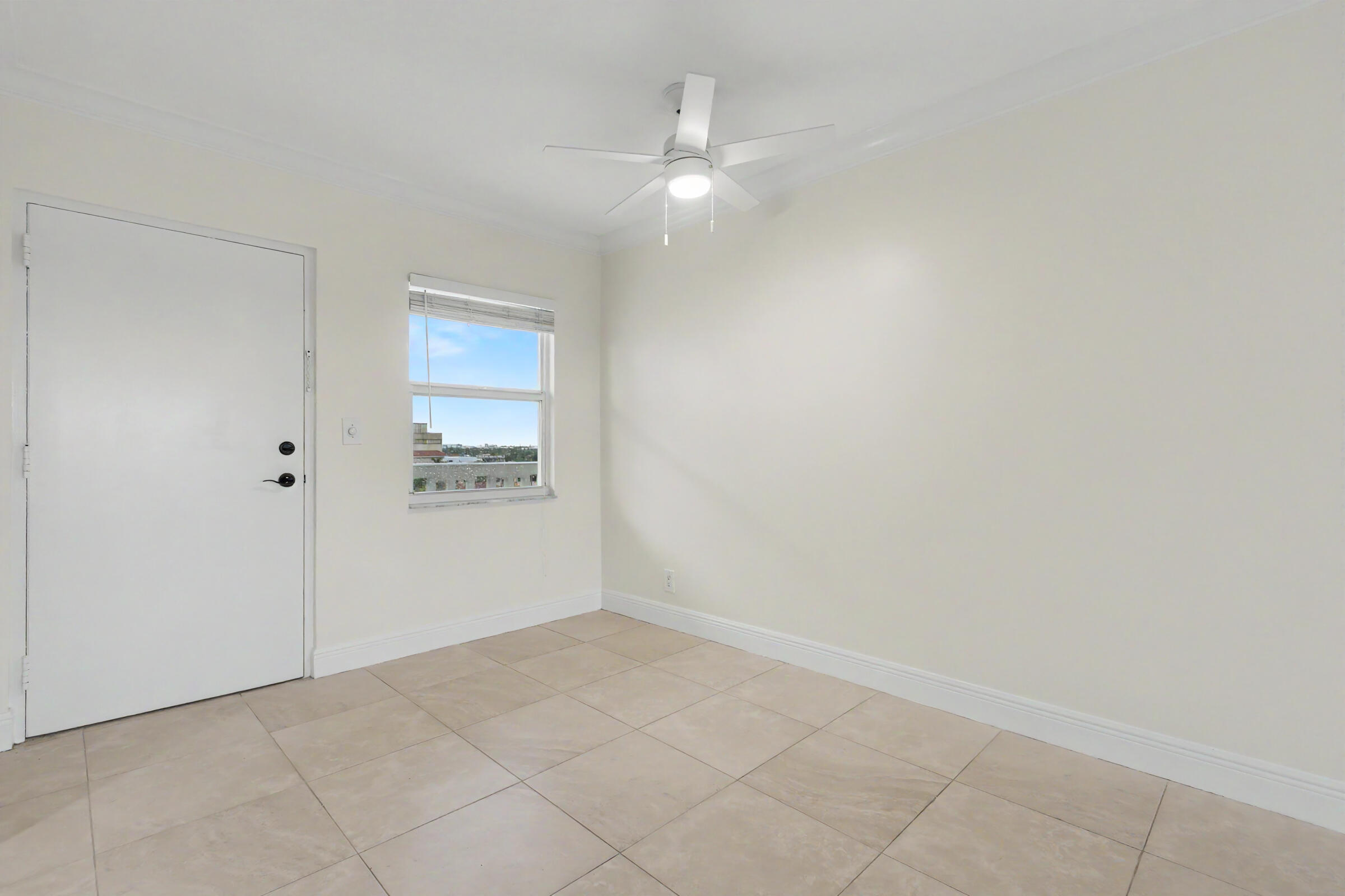 2555 NE 11TH #906, Fort Lauderdale FL 33304