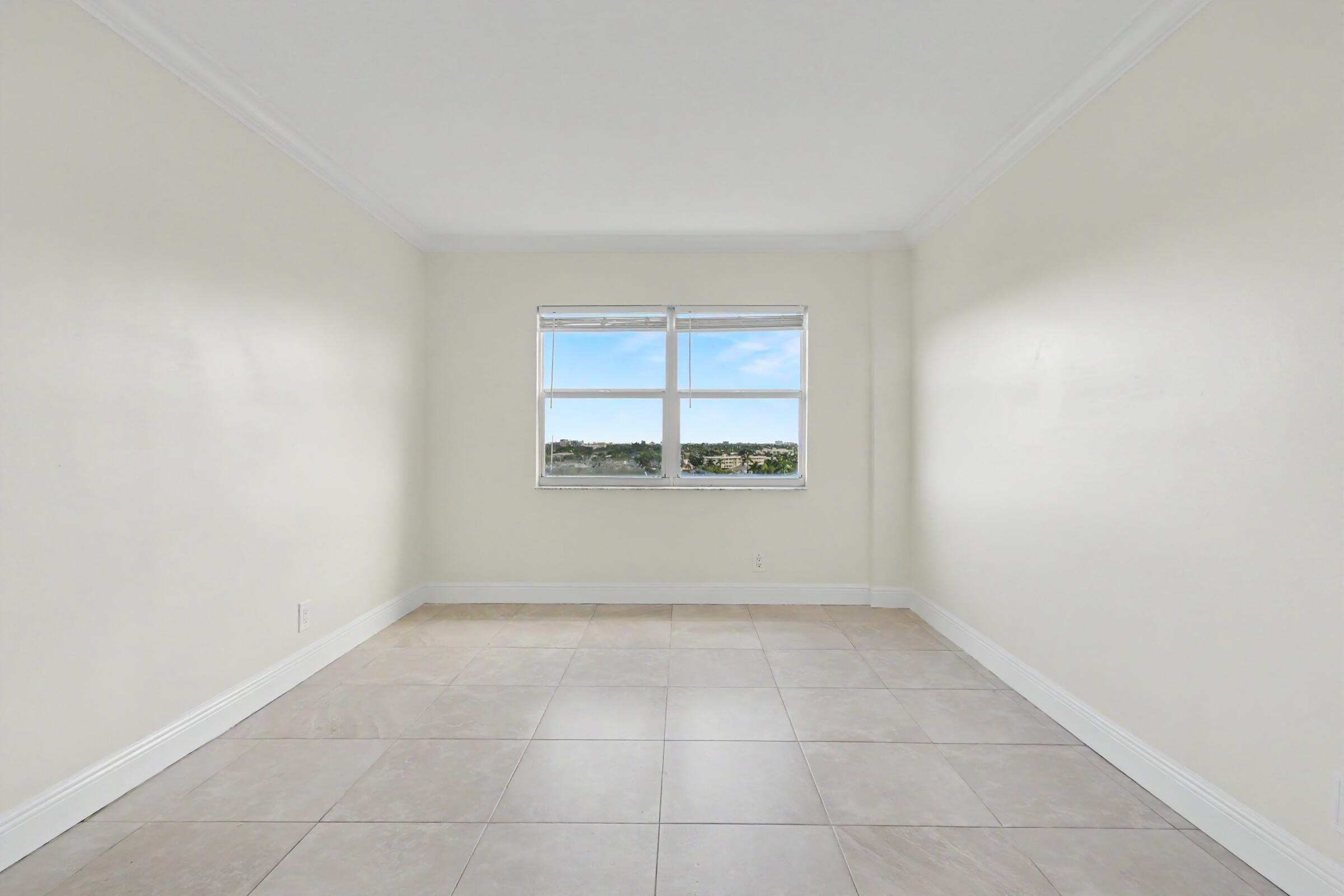 2555 NE 11TH #906, Fort Lauderdale FL 33304