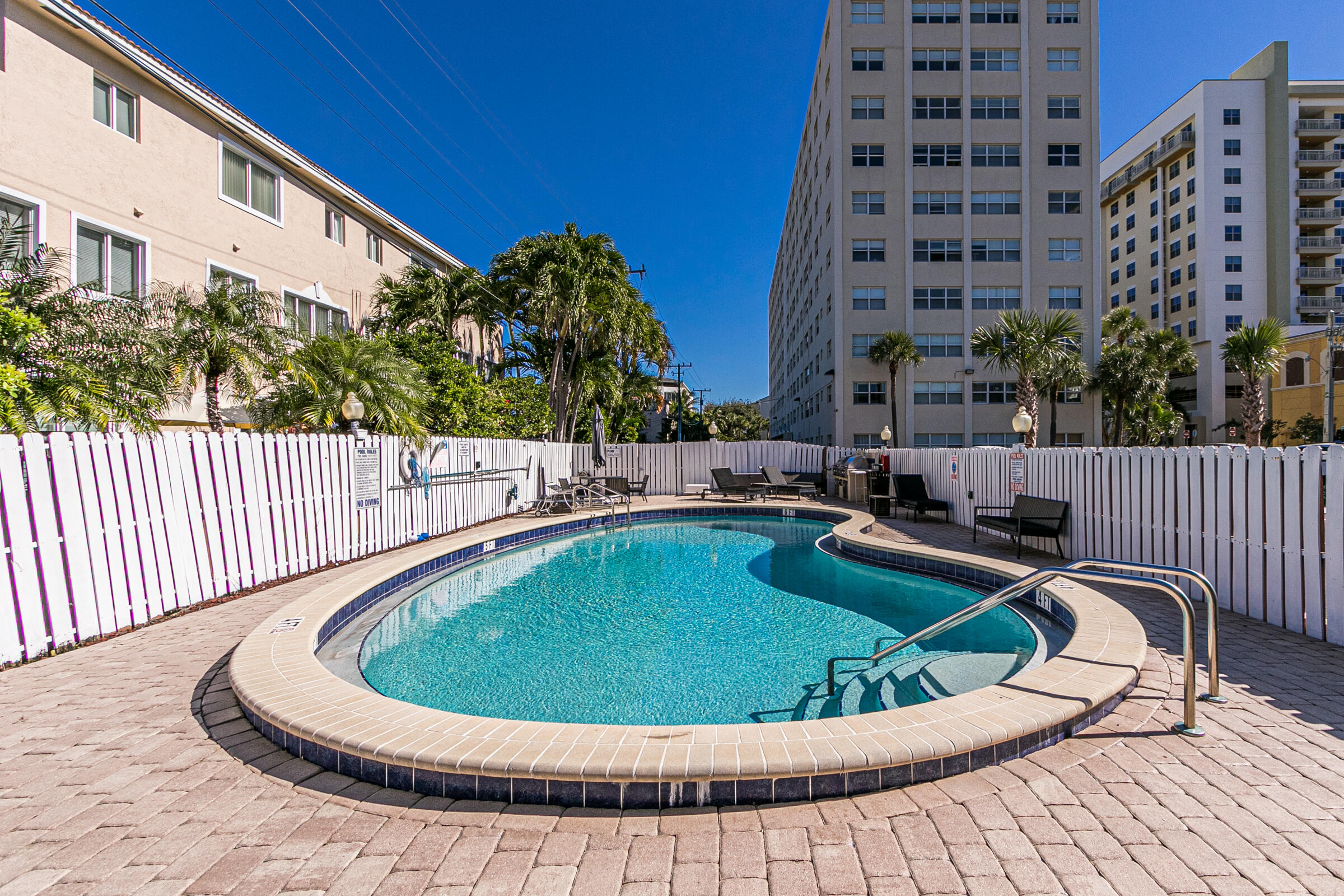 2555 NE 11TH #906, Fort Lauderdale FL 33304