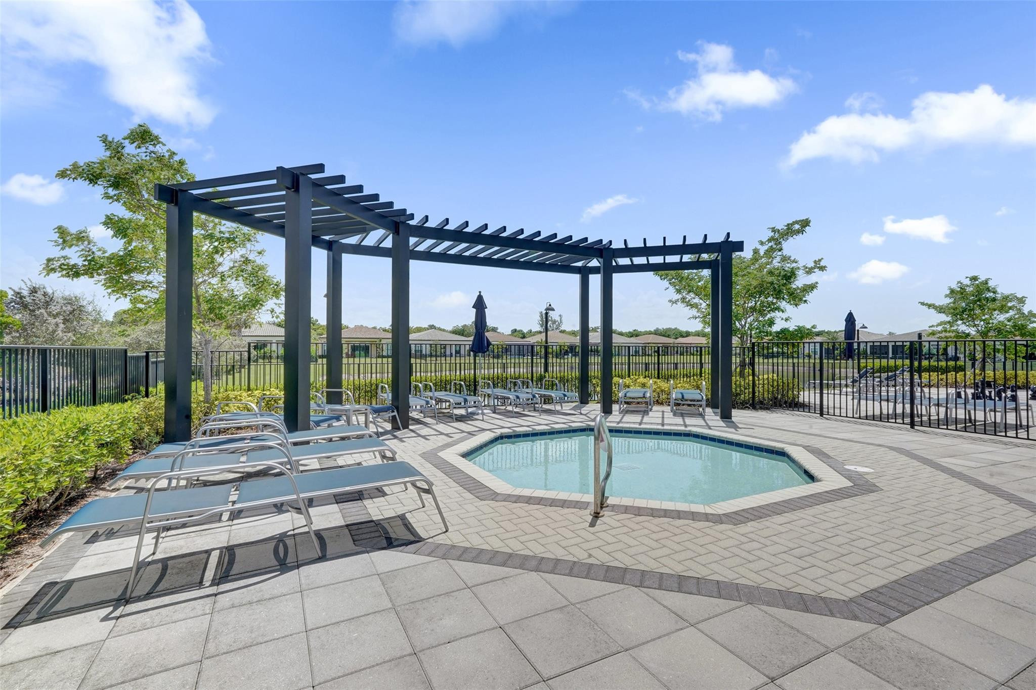 8011 ROWAN, Parkland FL 33067