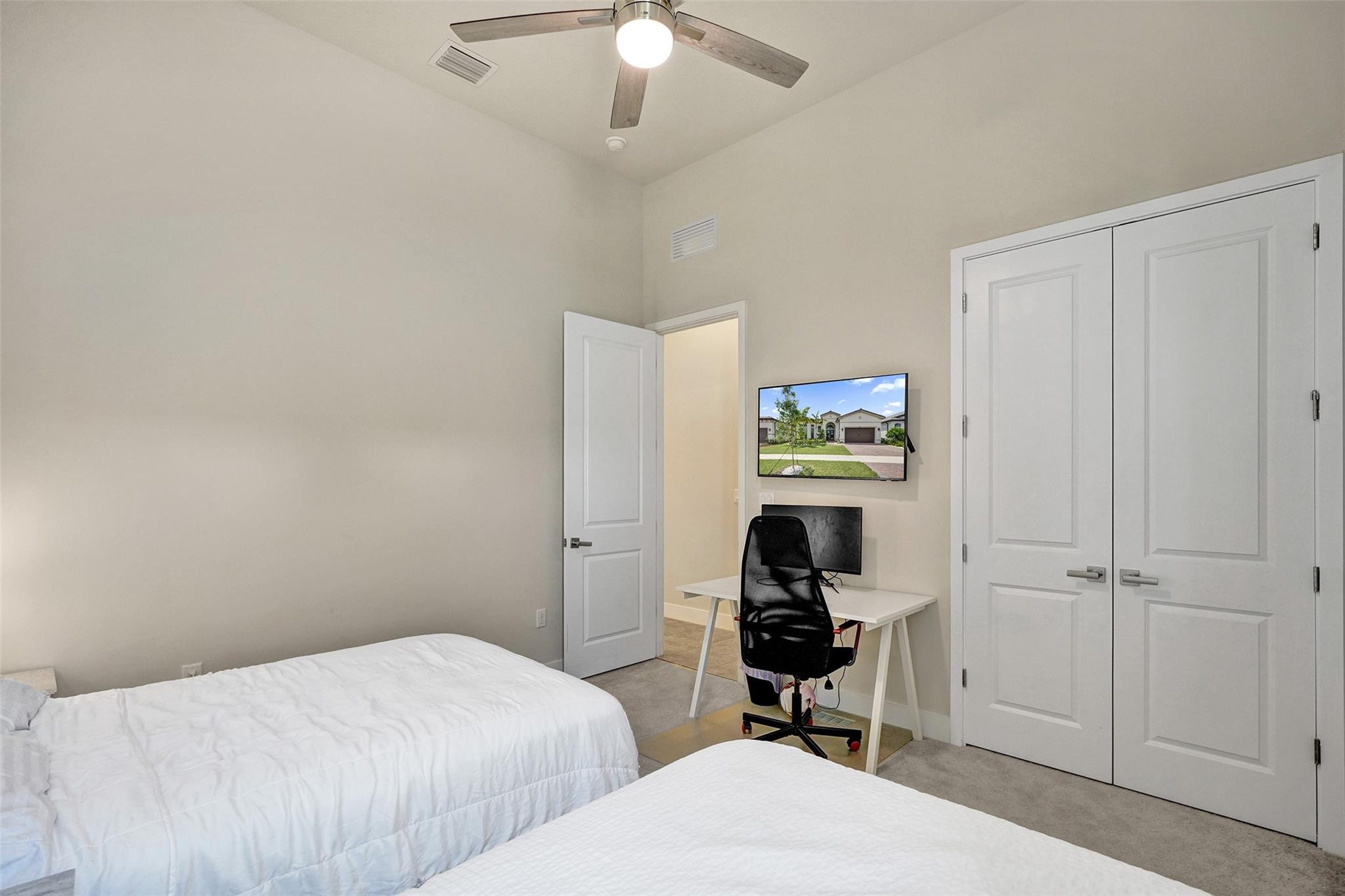 8011 ROWAN, Parkland FL 33067