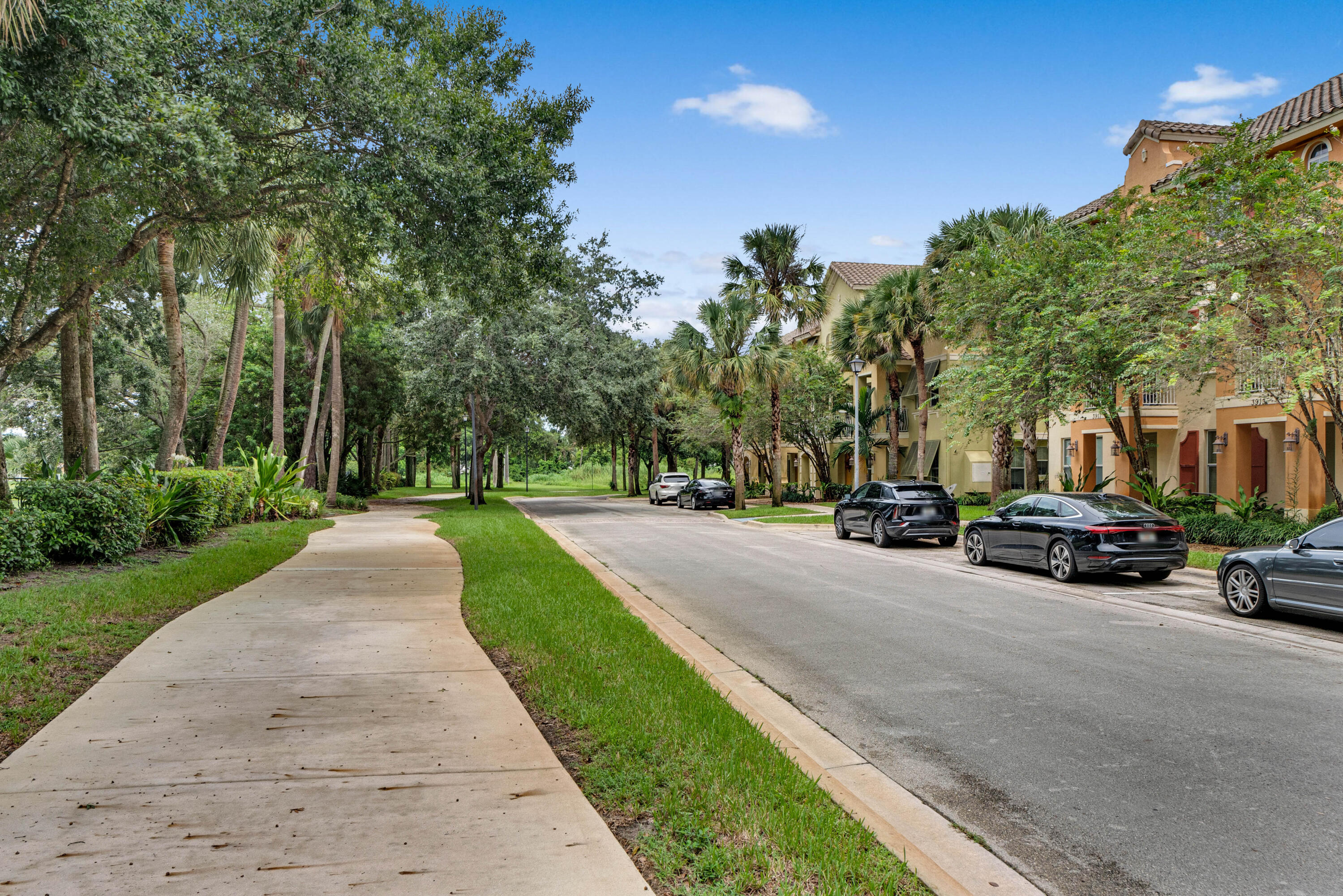 3933 MONARCH, Coconut Creek FL 33073