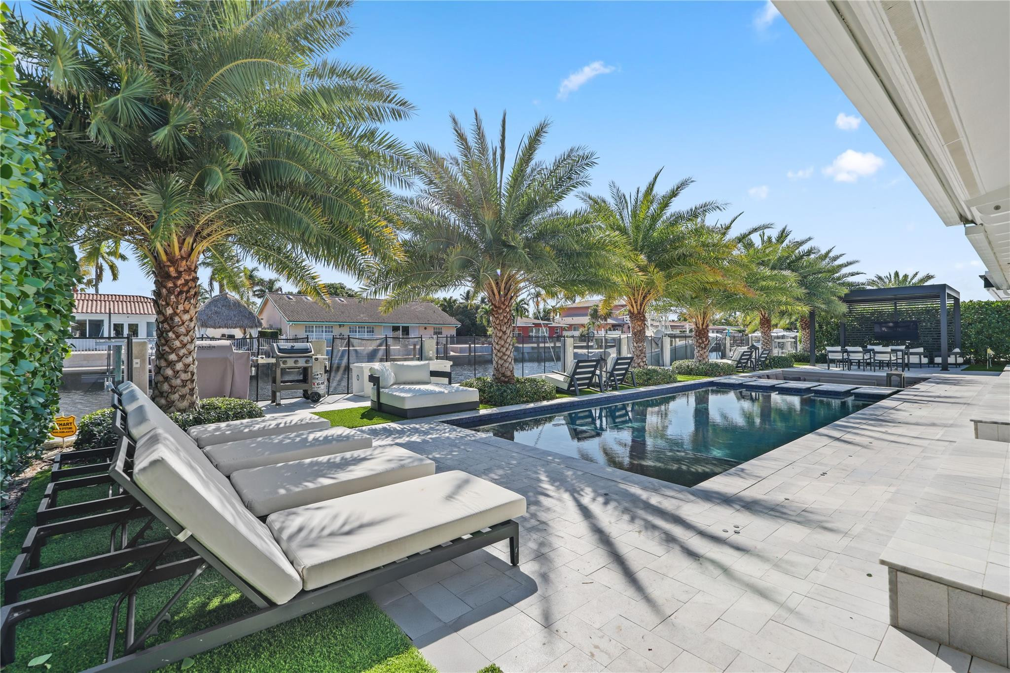 2300 SE 8TH, Pompano Beach FL 33062