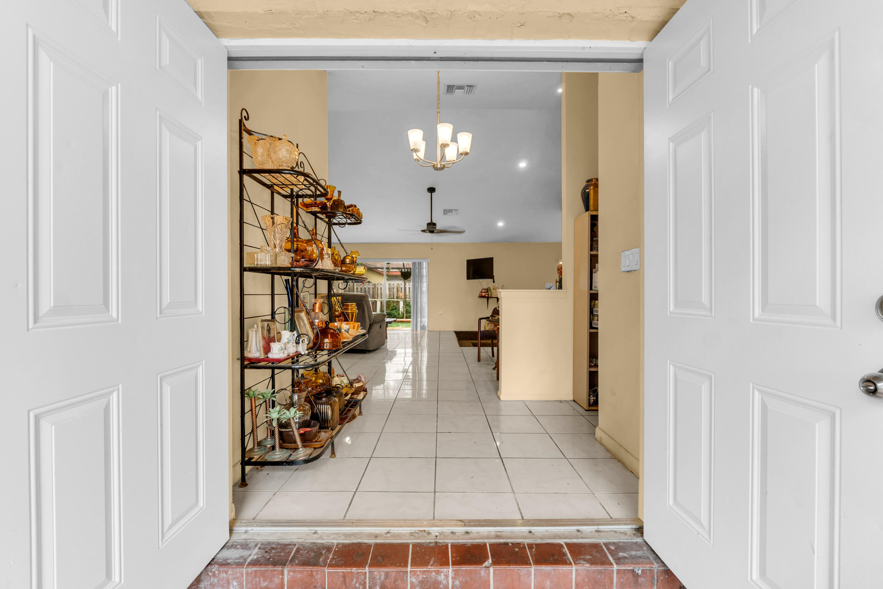 4941 NW 83rd, Lauderhill FL 33351