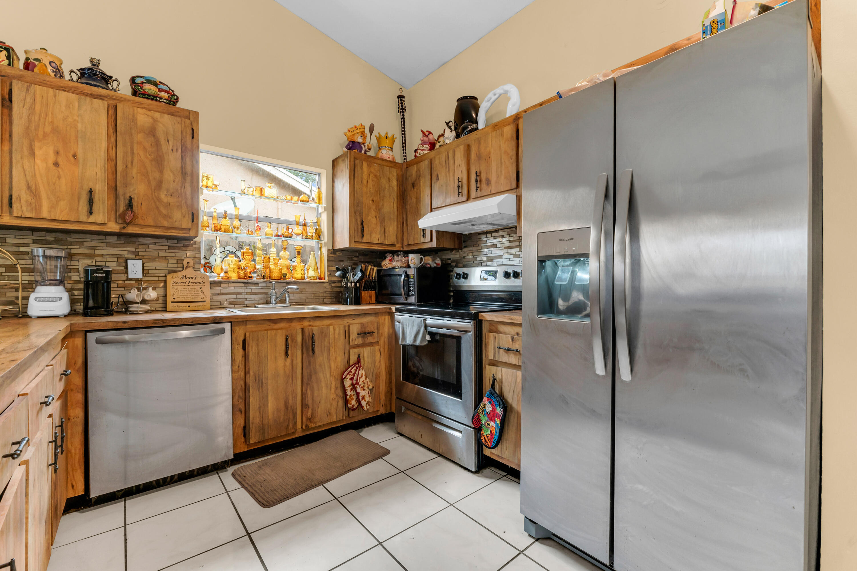 4941 NW 83rd, Lauderhill FL 33351