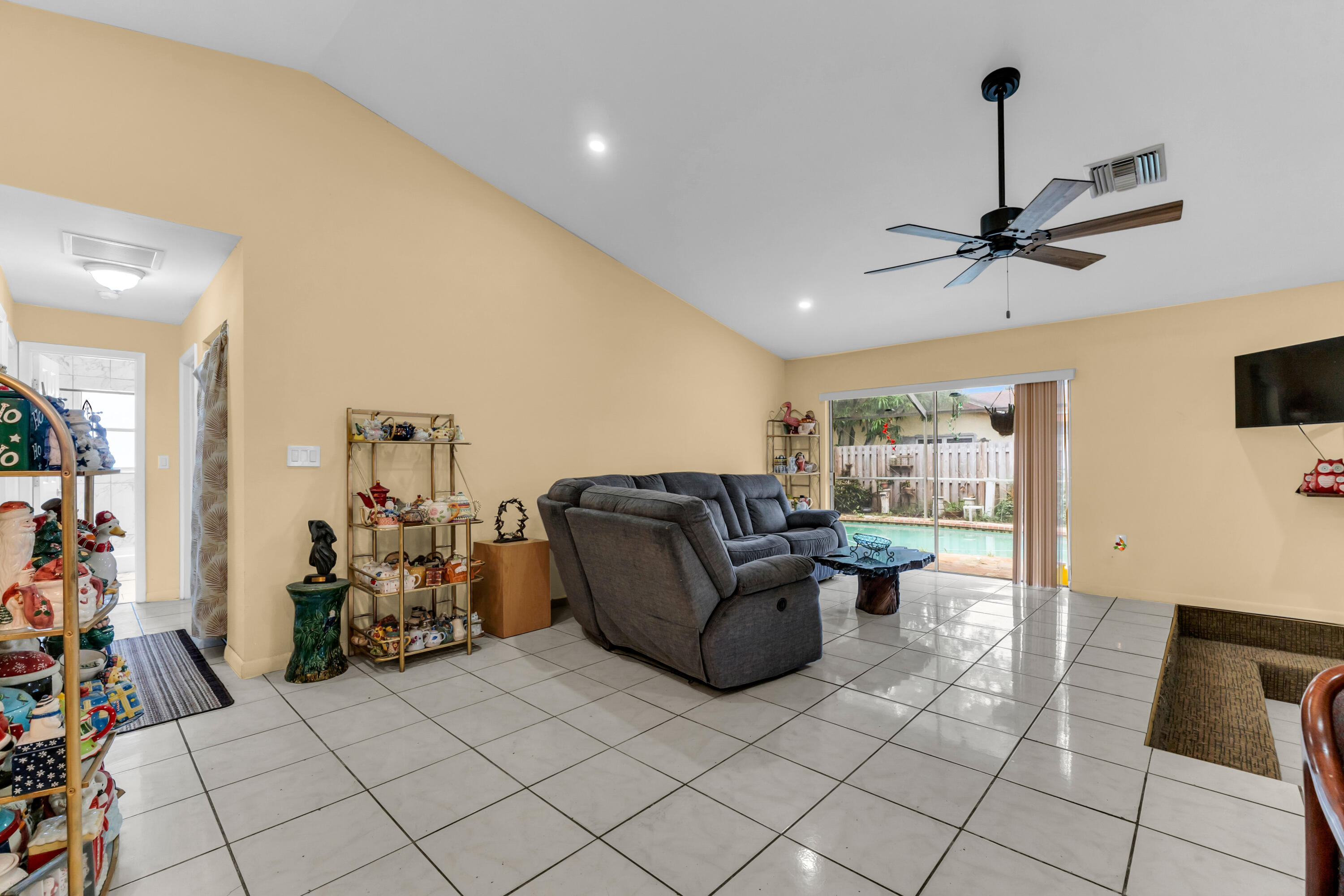 4941 NW 83rd, Lauderhill FL 33351