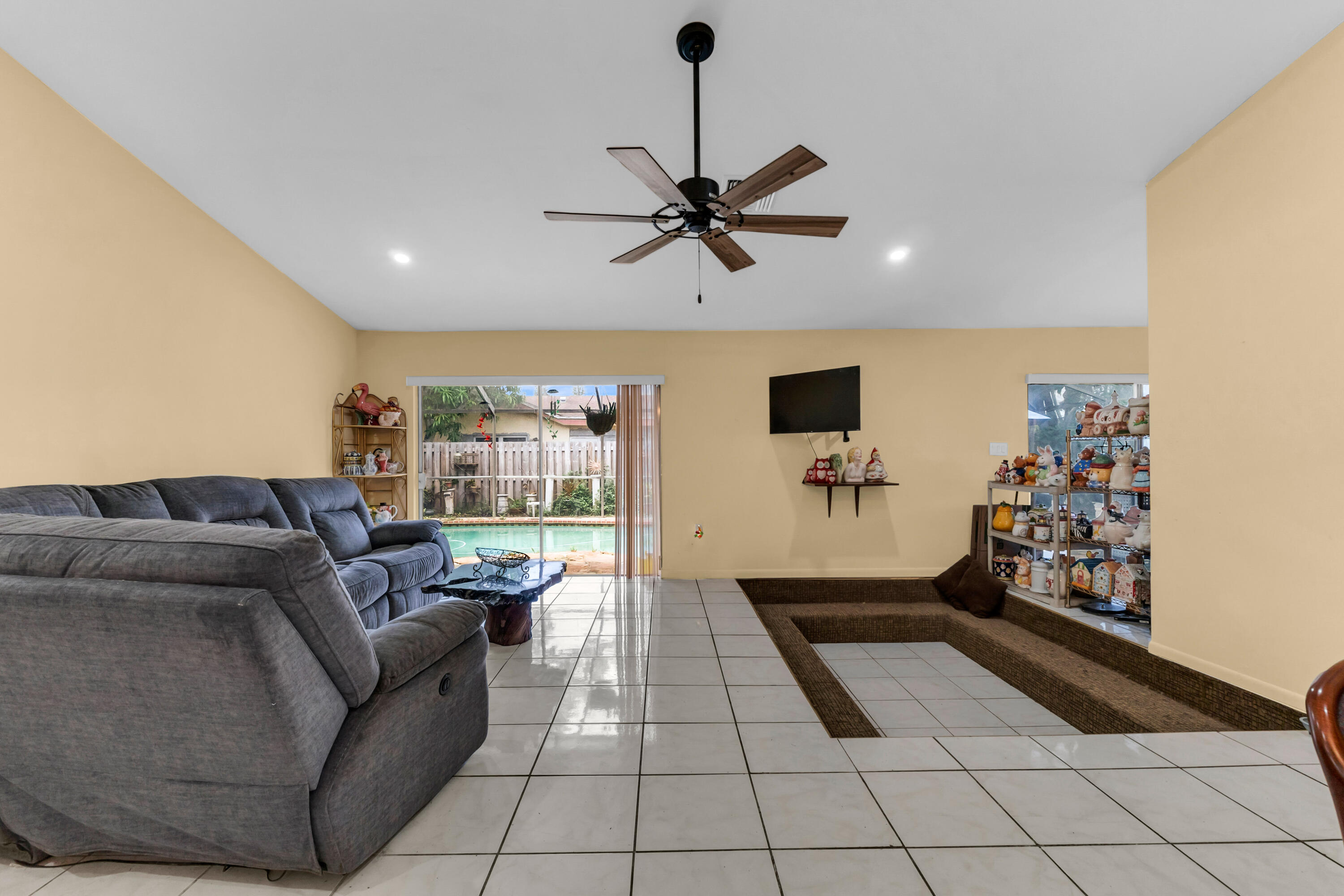 4941 NW 83rd, Lauderhill FL 33351