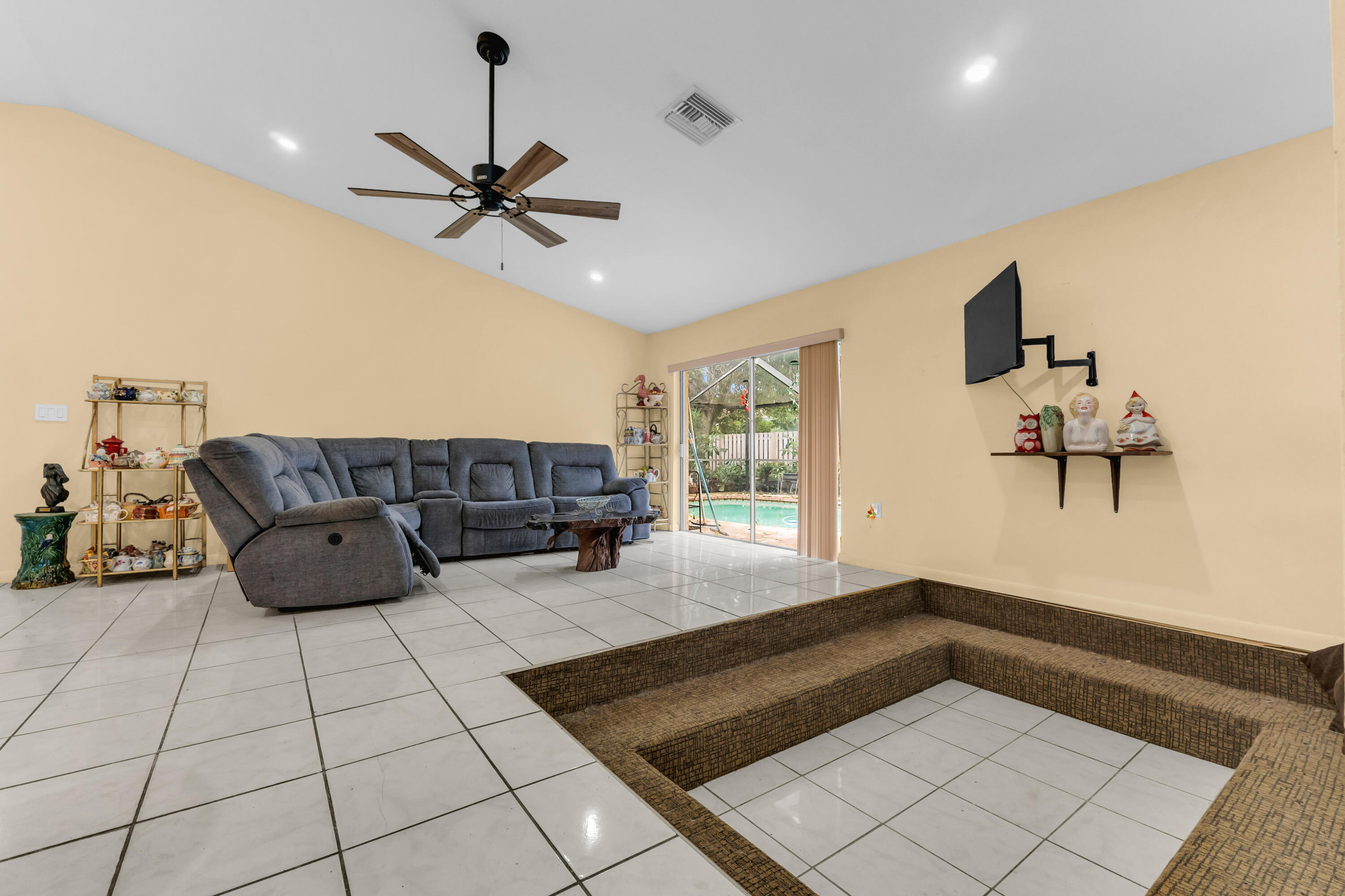 4941 NW 83rd, Lauderhill FL 33351