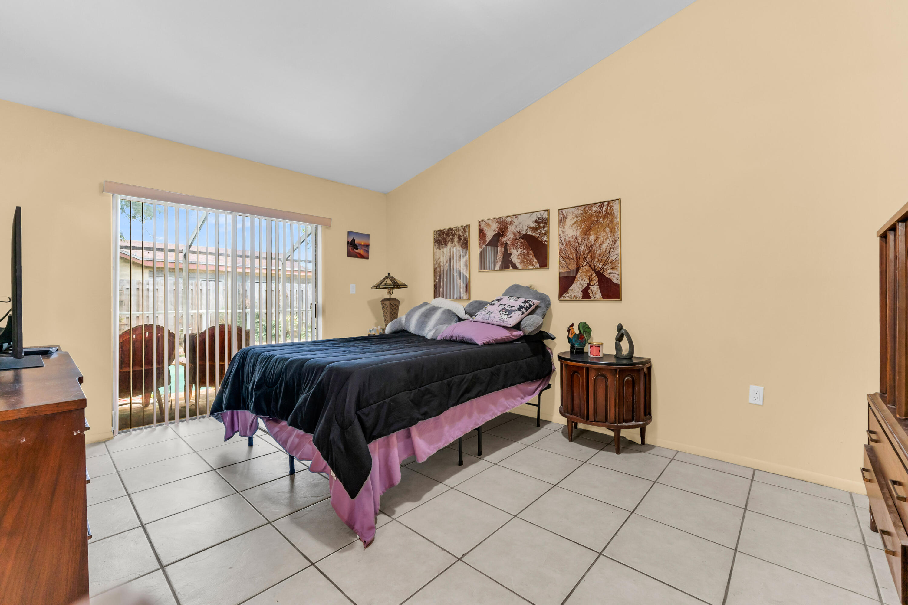 4941 NW 83rd, Lauderhill FL 33351