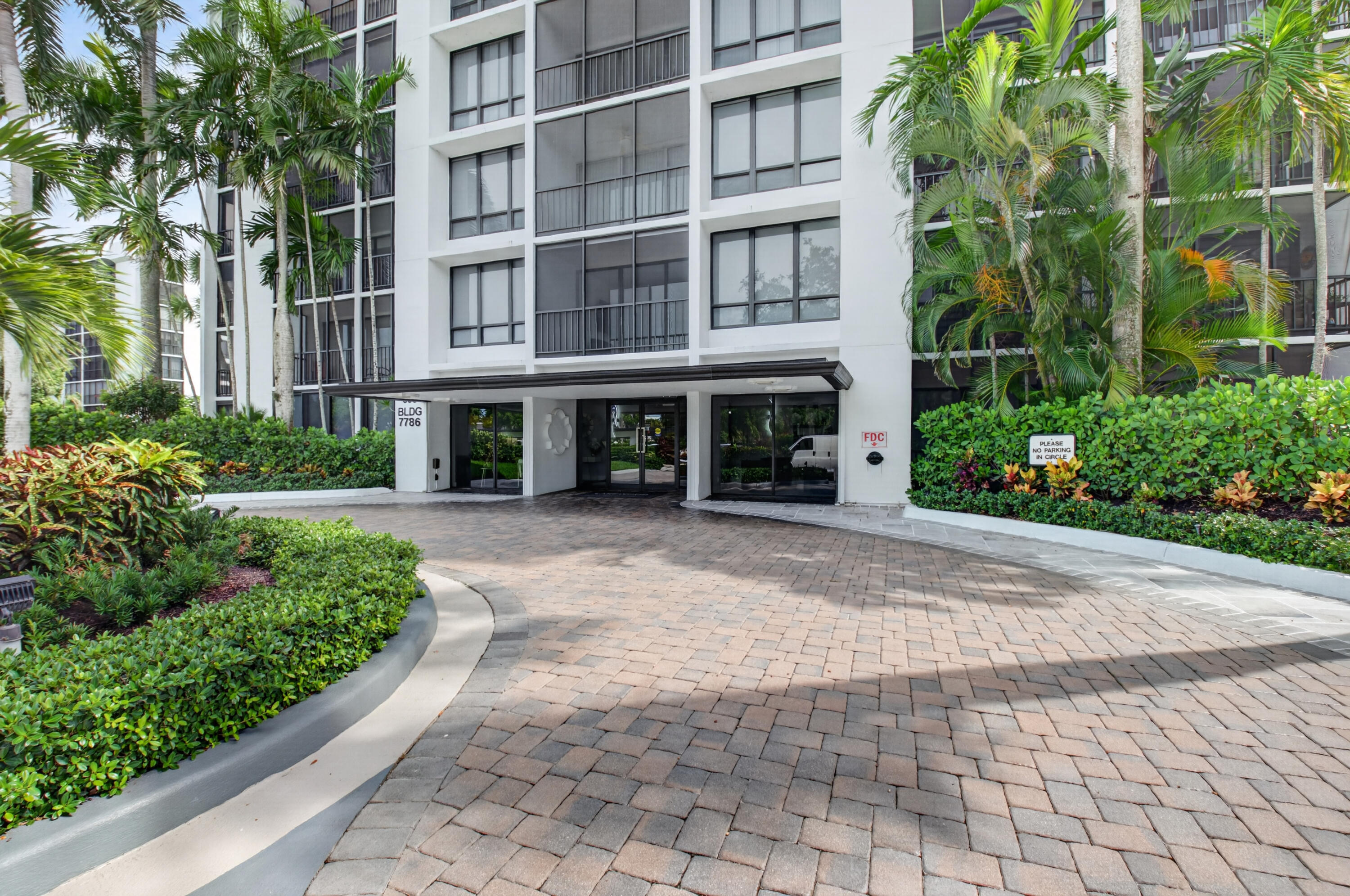 7786 Lakeside #634, Boca Raton FL 33434