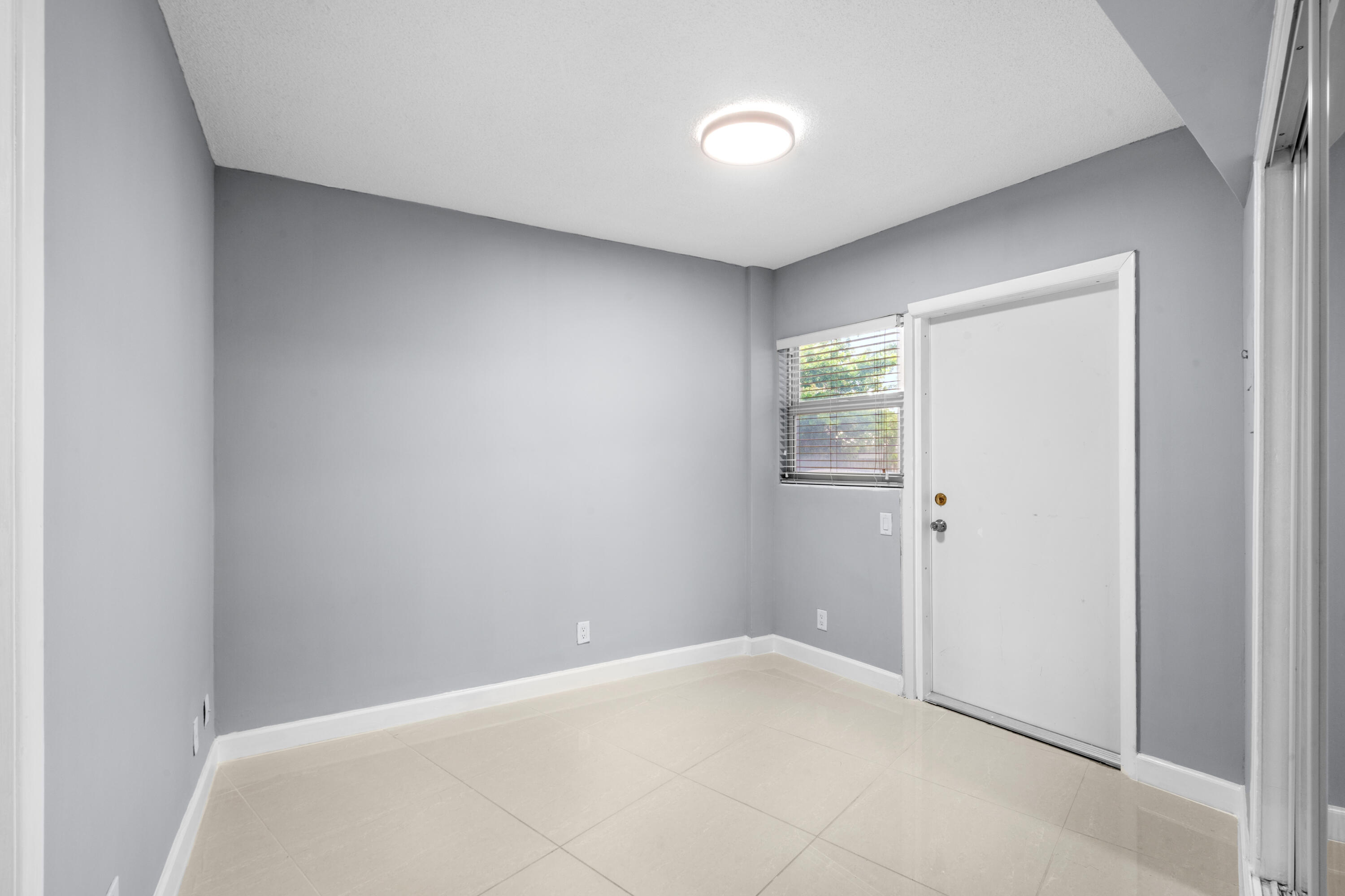 3250 NE 28TH #102, Fort Lauderdale FL 33308