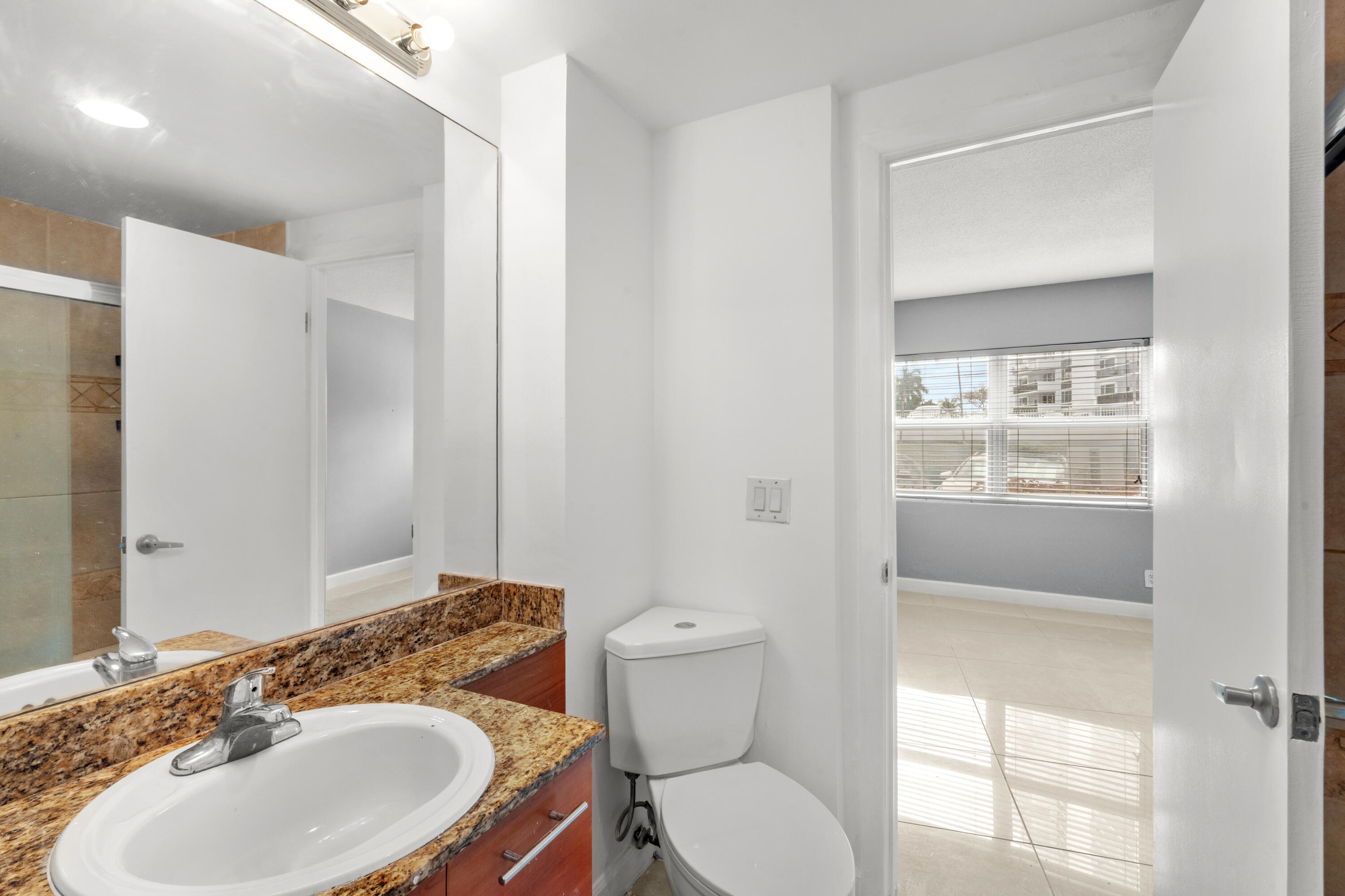 3250 NE 28TH #102, Fort Lauderdale FL 33308