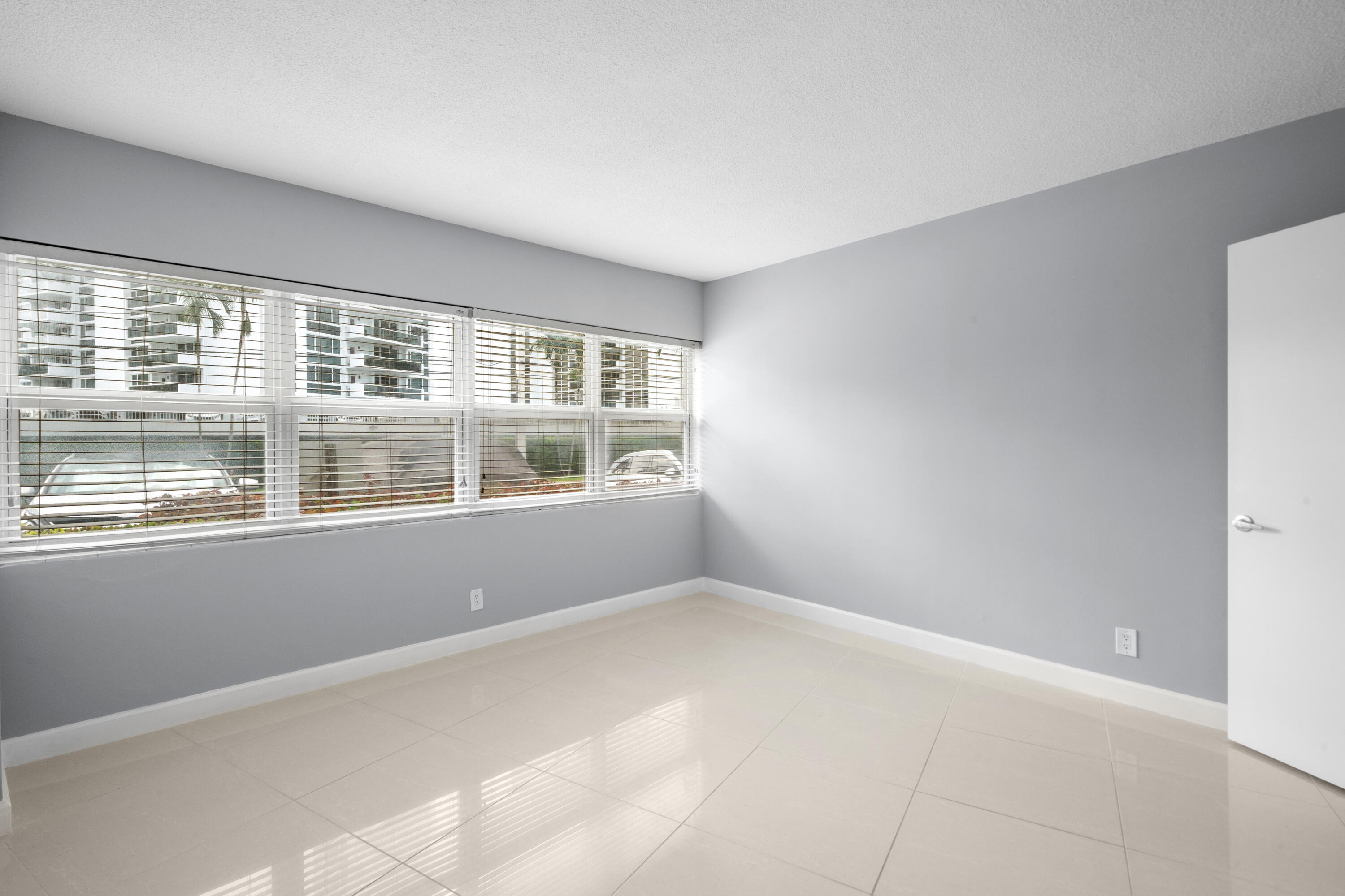 3250 NE 28TH #102, Fort Lauderdale FL 33308