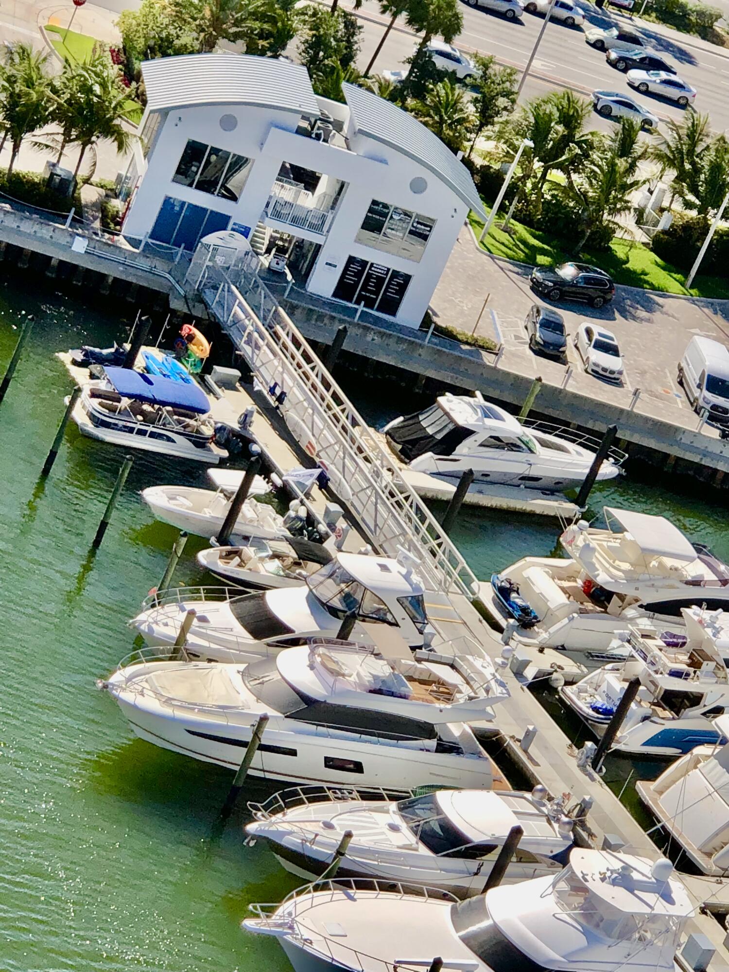 17111 BISCAYNE #1903, North Miami Beach FL 33160
