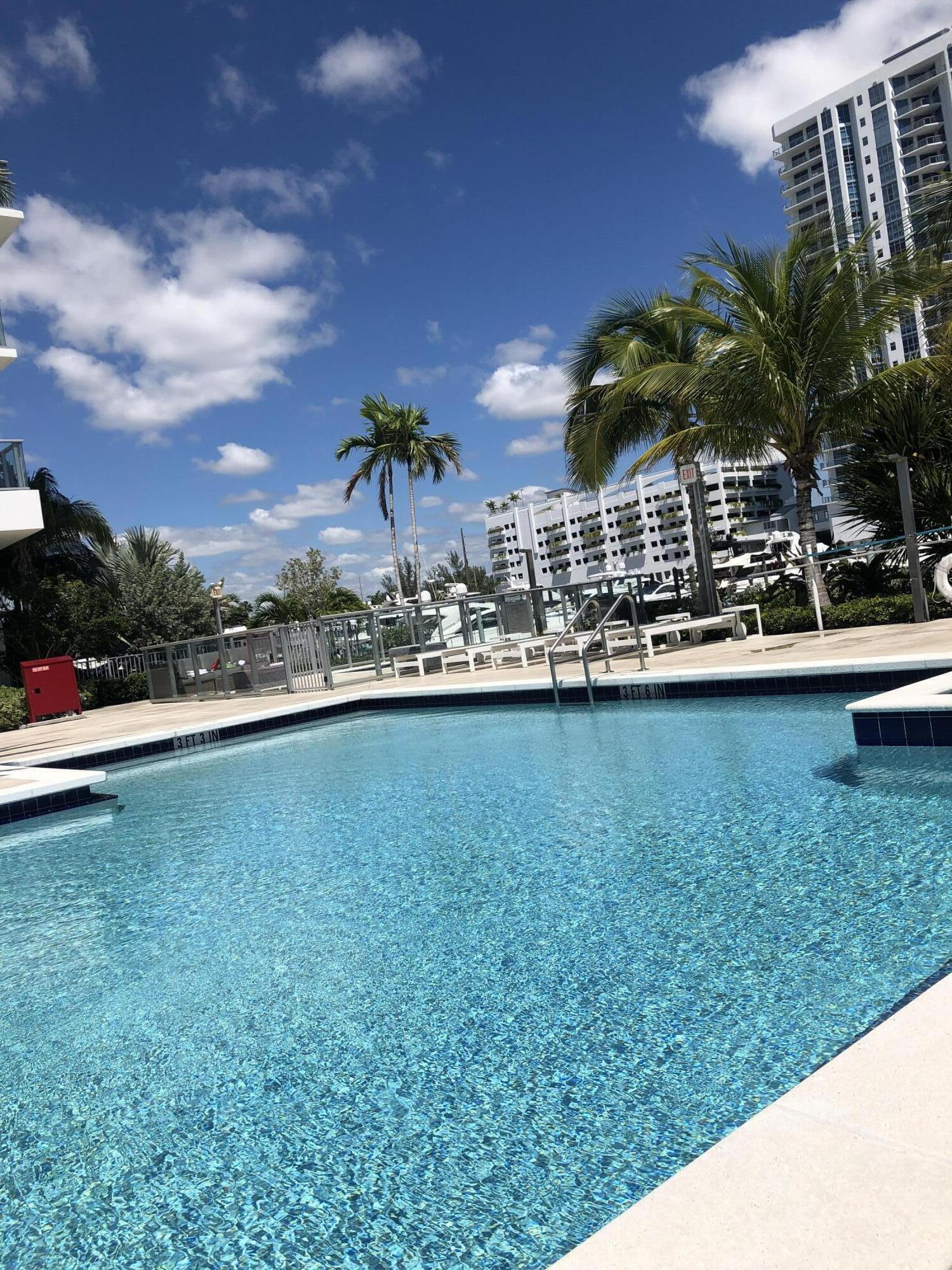 17111 BISCAYNE #1903, North Miami Beach FL 33160