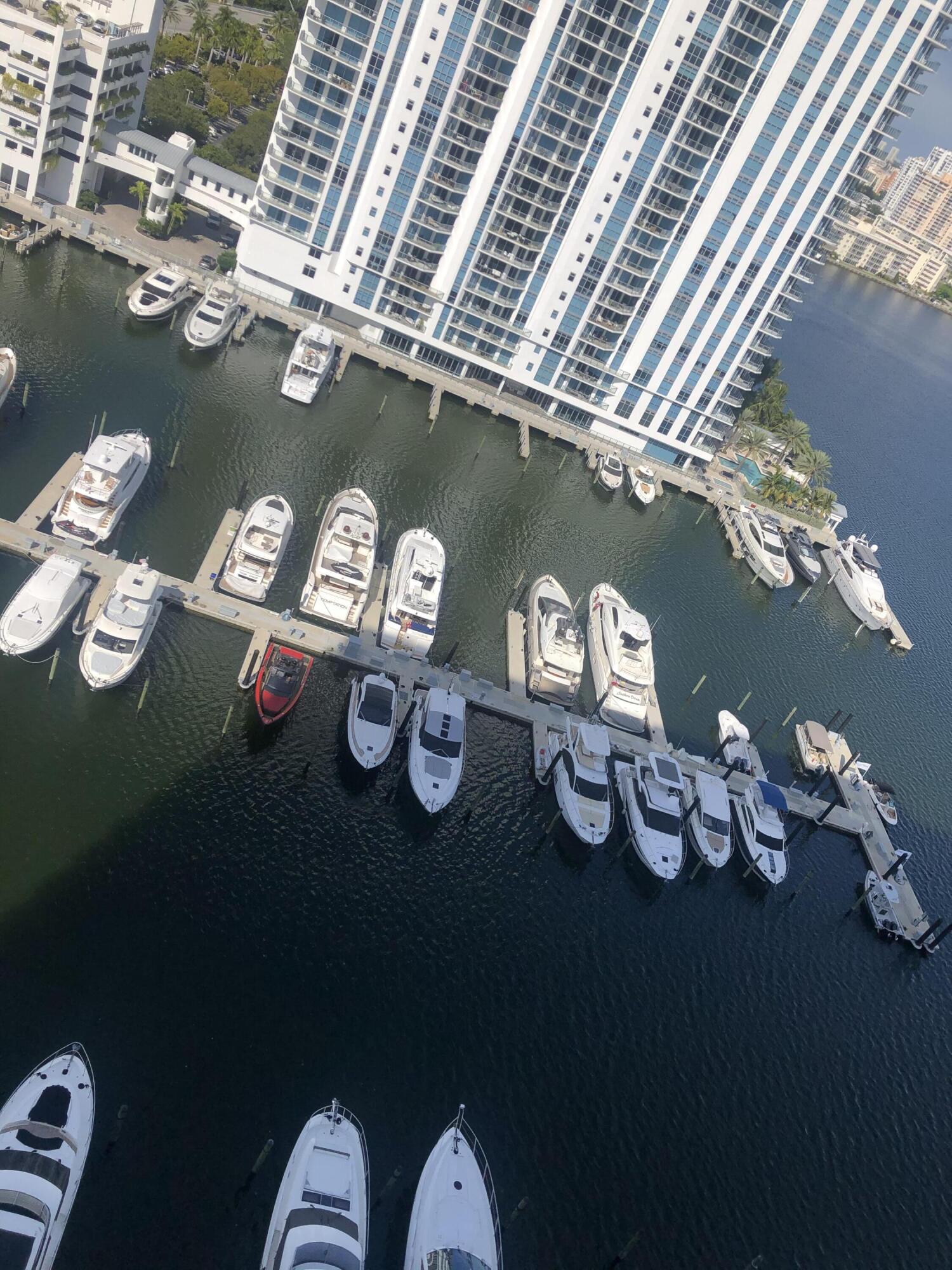 17111 BISCAYNE #1903, North Miami Beach FL 33160