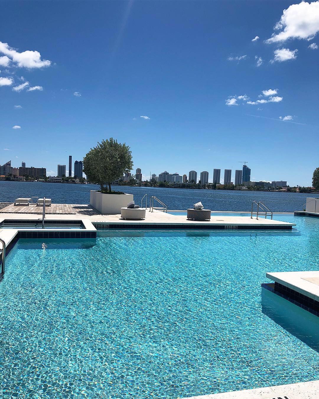 17111 BISCAYNE #1903, North Miami Beach FL 33160