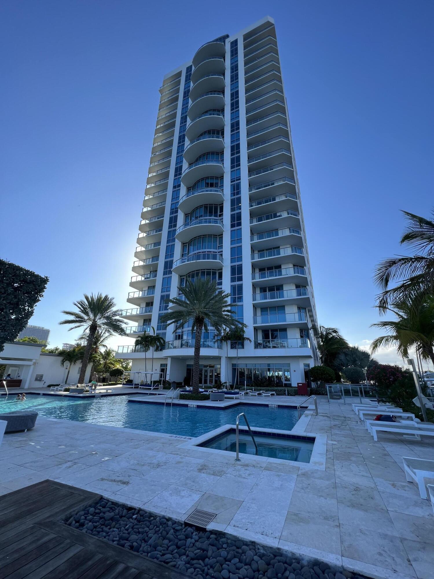 17111 BISCAYNE #1903, North Miami Beach FL 33160