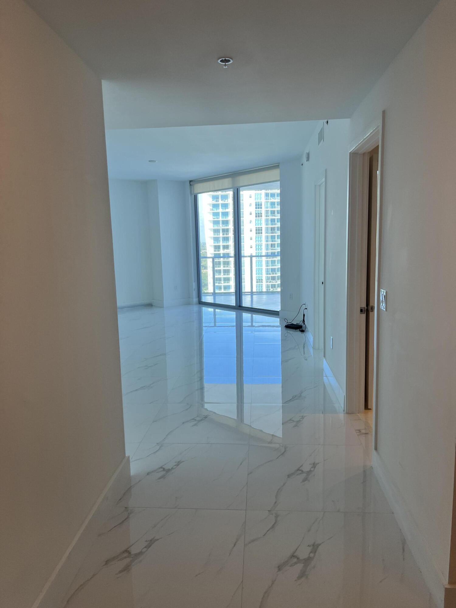 17111 BISCAYNE #1903, North Miami Beach FL 33160