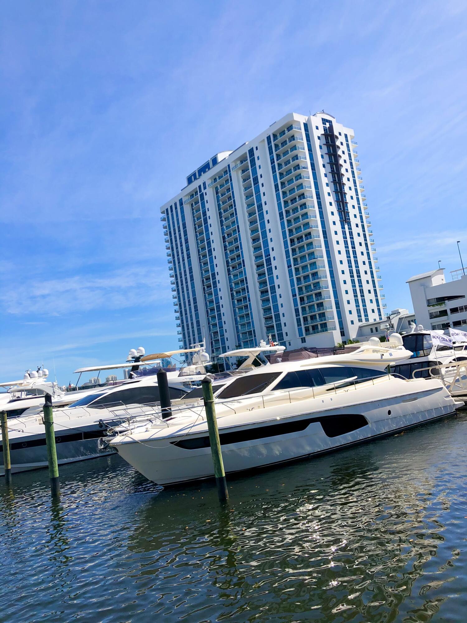 17111 BISCAYNE #1903, North Miami Beach FL 33160