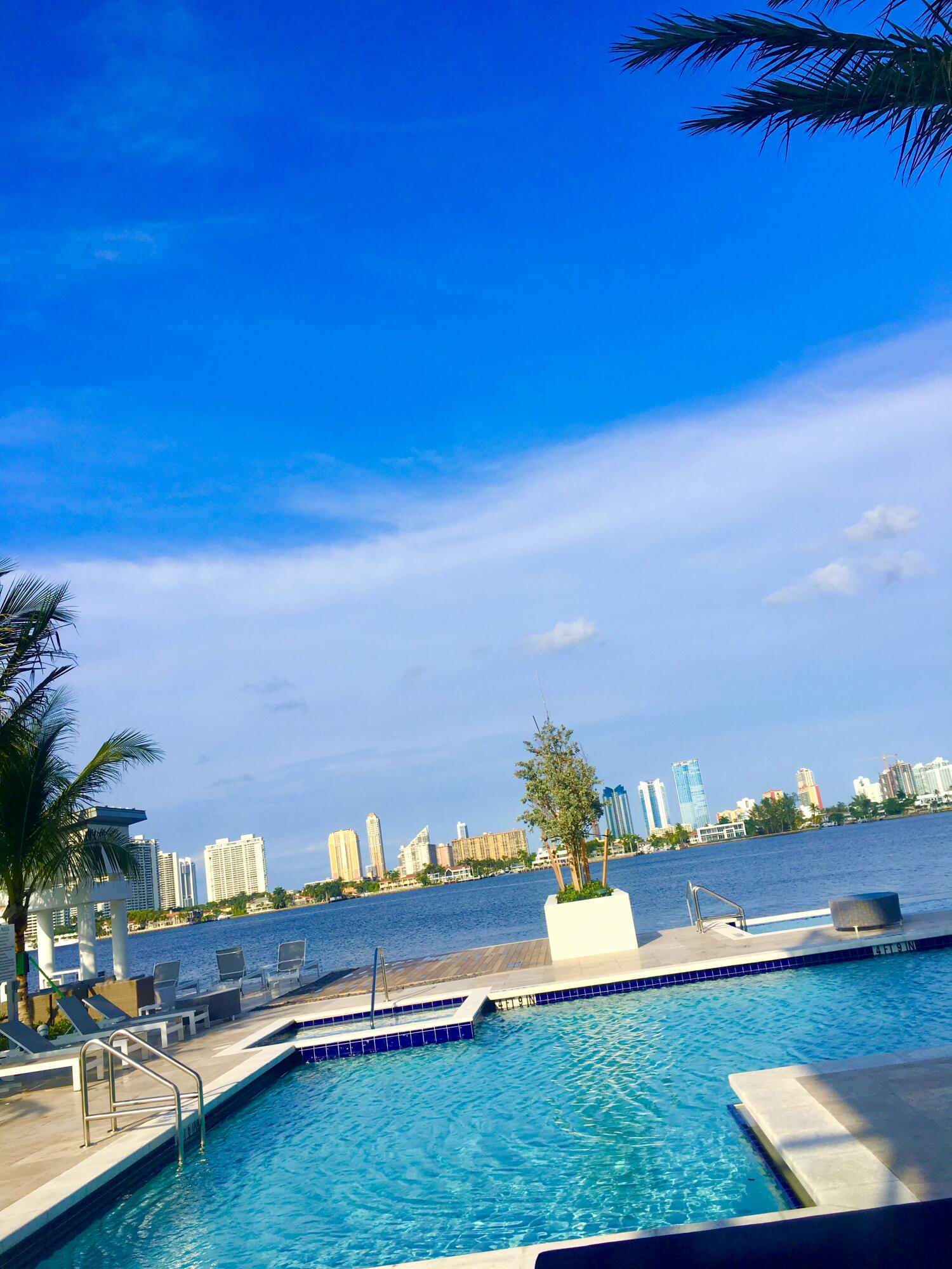 17111 BISCAYNE #1903, North Miami Beach FL 33160