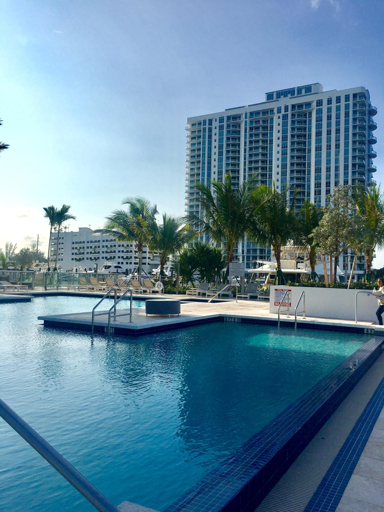 17111 BISCAYNE #1903, North Miami Beach FL 33160