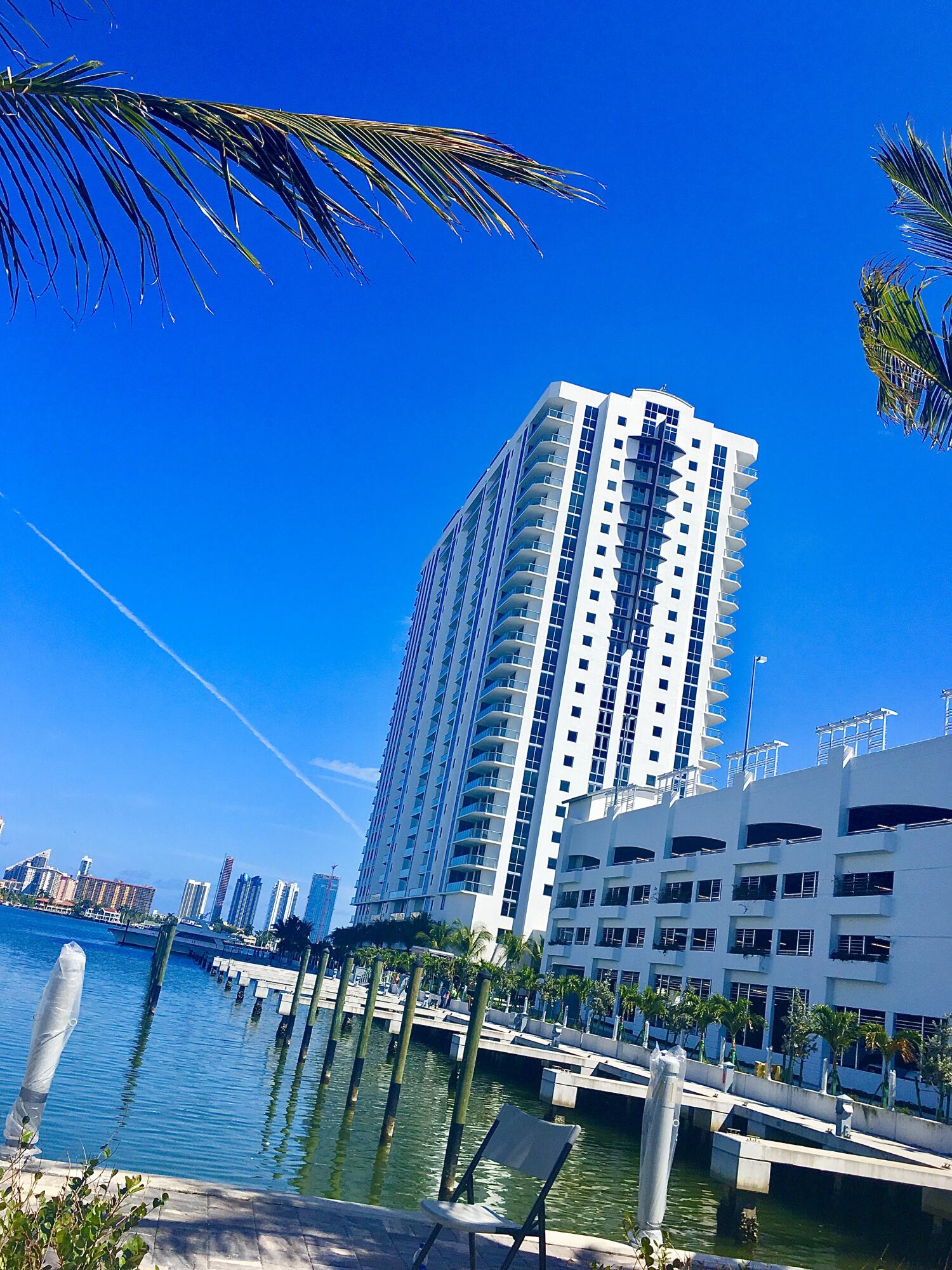 17111 BISCAYNE #1903, North Miami Beach FL 33160