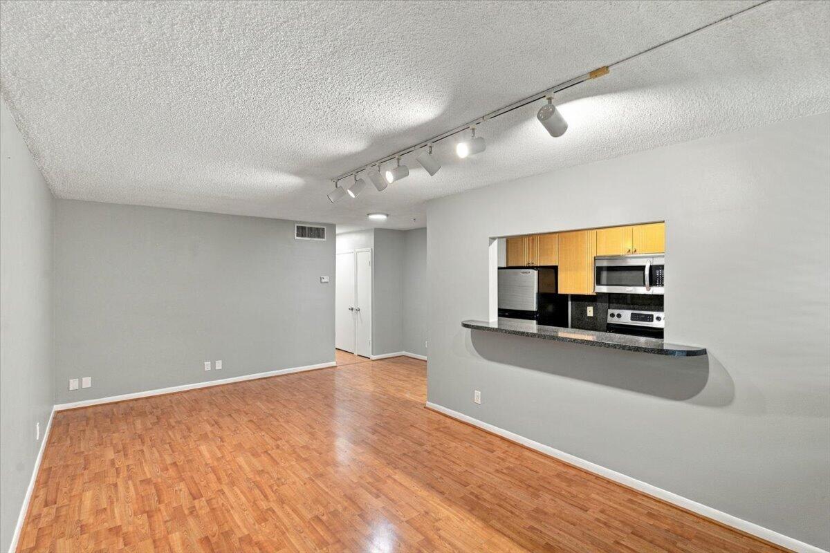 2110 NE 39TH #8B, Fort Lauderdale FL 33308