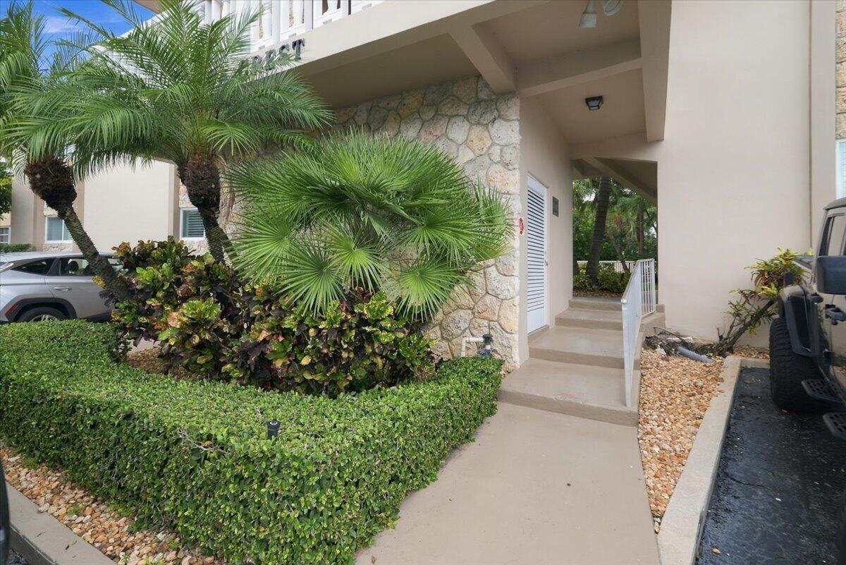 2110 NE 39TH #8B, Fort Lauderdale FL 33308