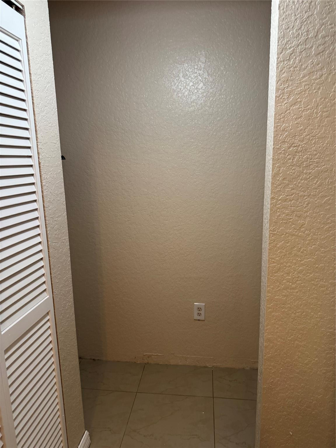 605 BELMONT #605, North Lauderdale FL 33068