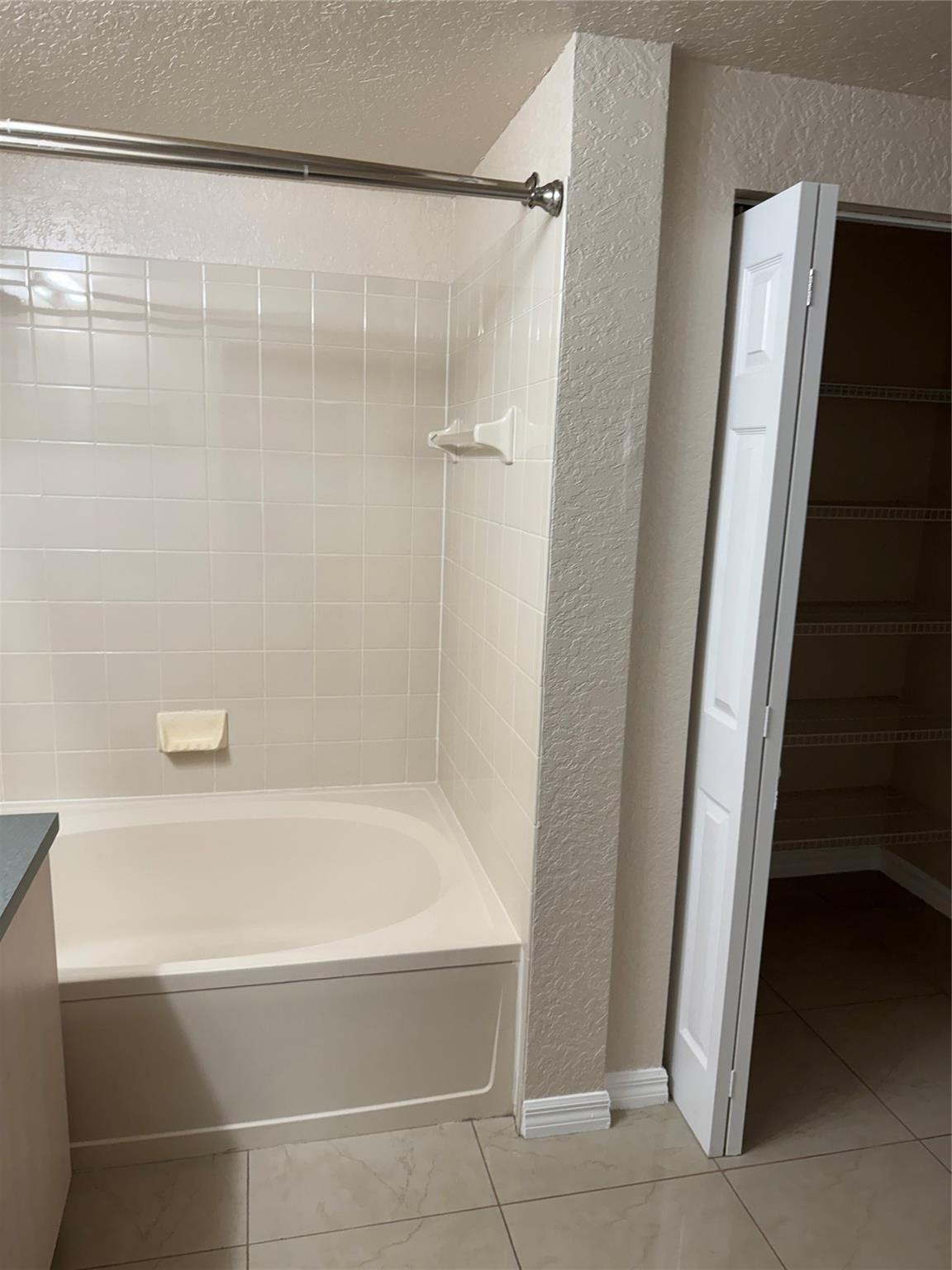 605 BELMONT #605, North Lauderdale FL 33068