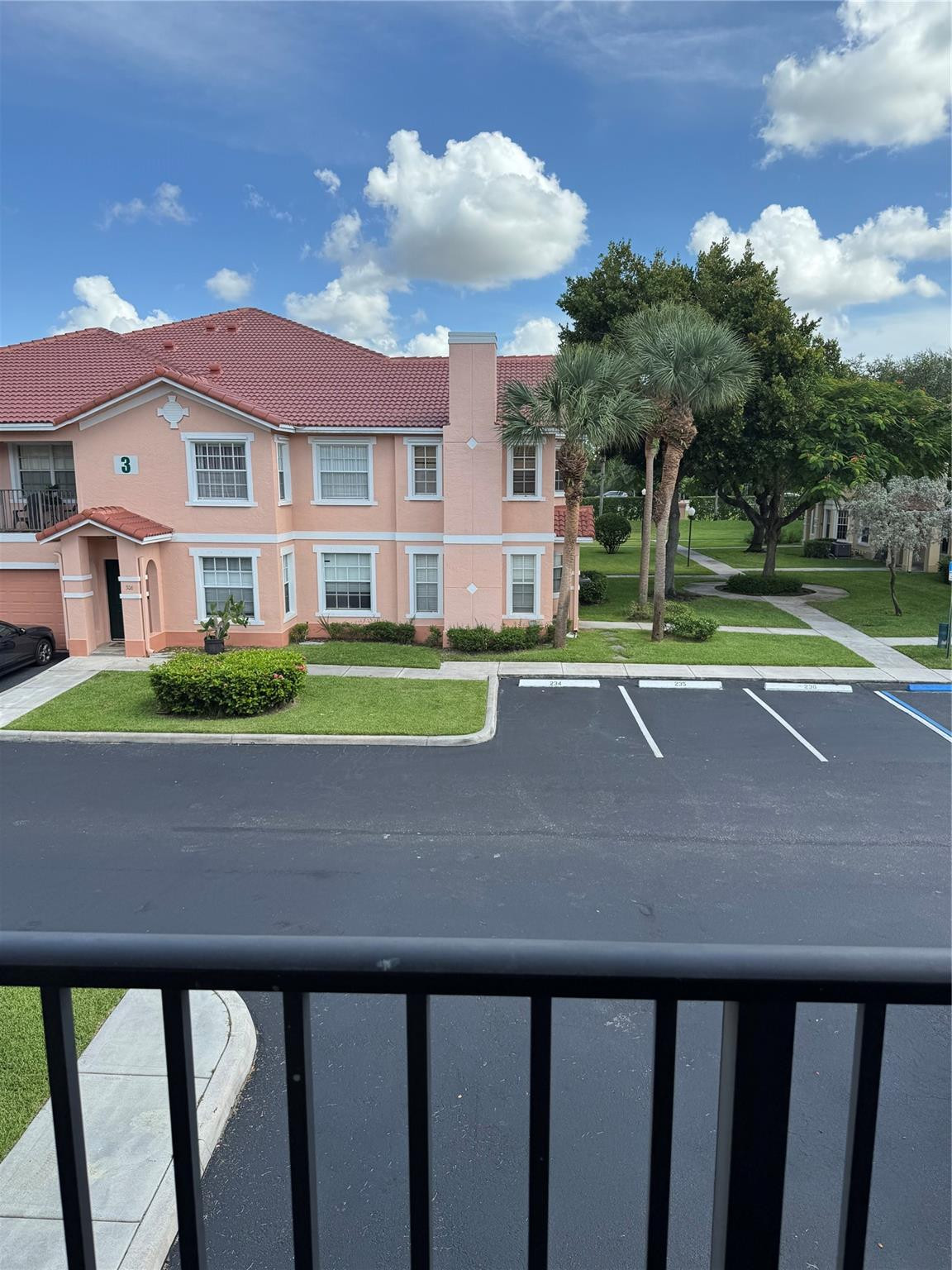 605 BELMONT #605, North Lauderdale FL 33068