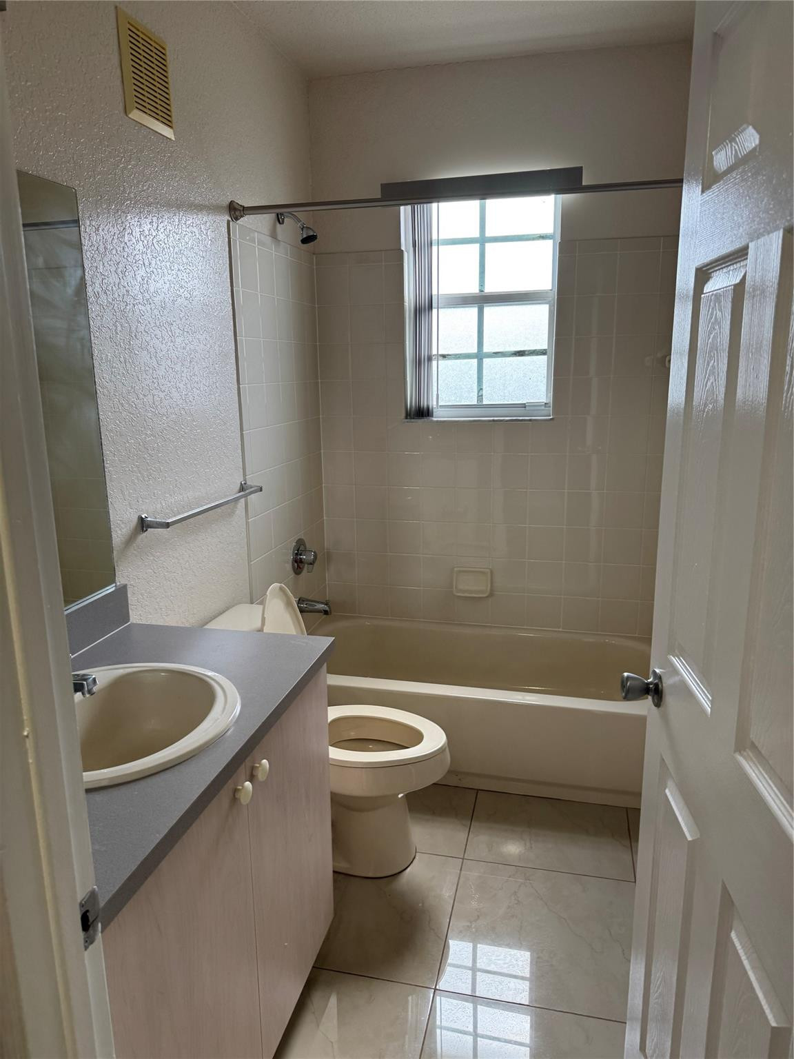 605 BELMONT #605, North Lauderdale FL 33068