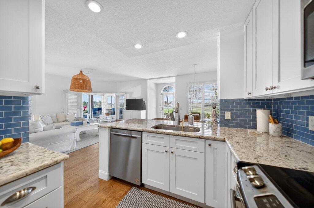 391 NE Plantation #215, Hutchinson Island FL 34996