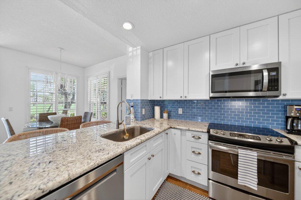 391 NE Plantation #215, Hutchinson Island FL 34996