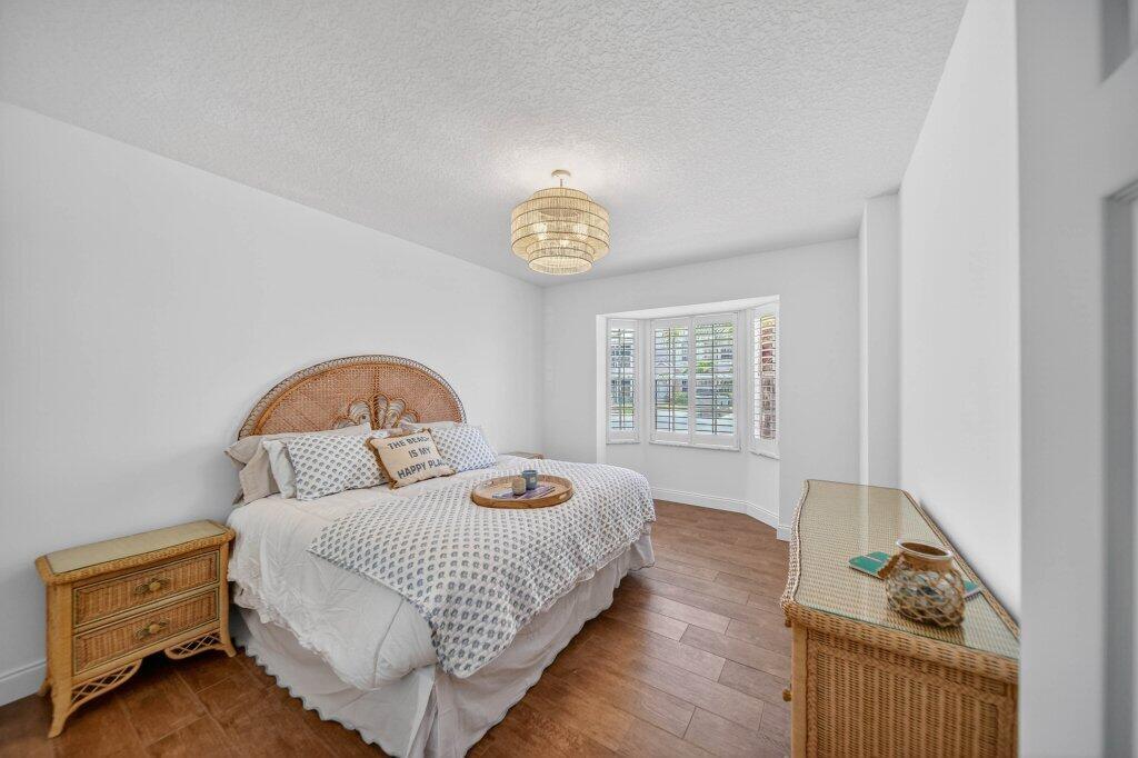 391 NE Plantation #215, Hutchinson Island FL 34996